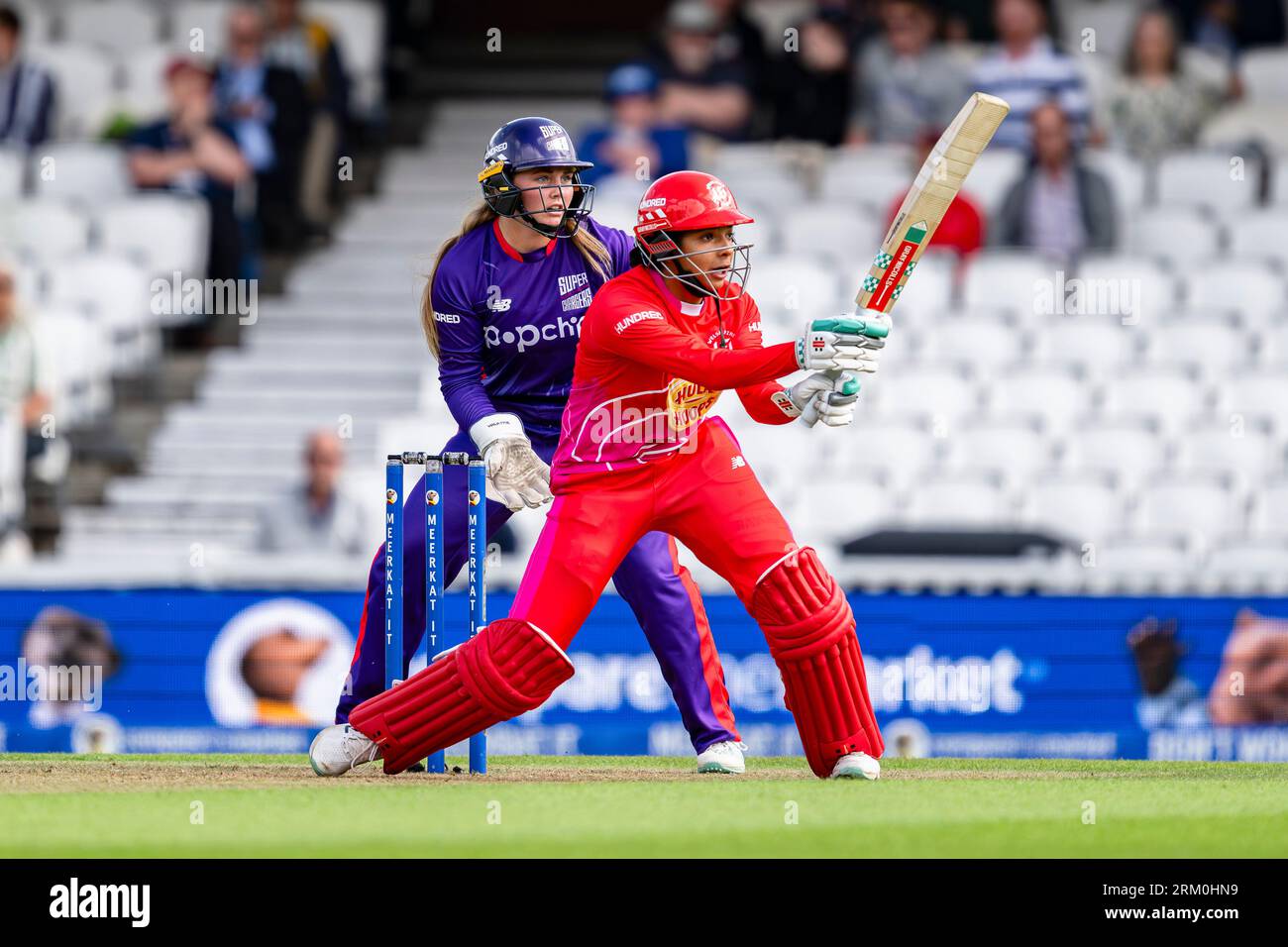 LONDON, VEREINIGTES KÖNIGREICH. 26. August 2023. Sophie Dunkley von Welsh Fire während des Eleminatior Women - Notrhen Superchargers vs Welsh Fire auf dem Kia Oval Cricket Ground am Samstag, den 26. August 2023 in LONDON. Quelle: Taka Wu/Alamy Live News Stockfoto