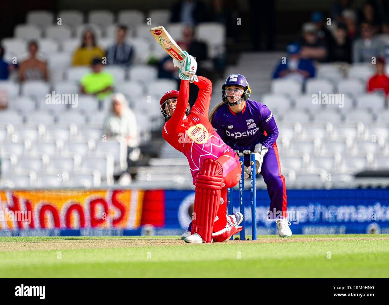 LONDON, VEREINIGTES KÖNIGREICH. 26. August 2023. Sophie Dunkley von Welsh Fire während des Eleminatior Women - Notrhen Superchargers vs Welsh Fire auf dem Kia Oval Cricket Ground am Samstag, den 26. August 2023 in LONDON. Quelle: Taka Wu/Alamy Live News Stockfoto