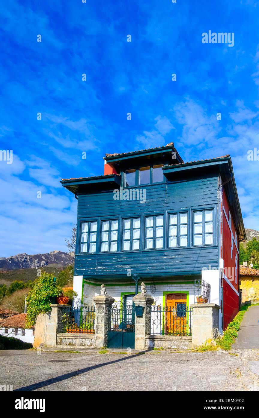 Cofino, Andalusien, Spanien, Fassade eines Wohngebäudes Stockfoto