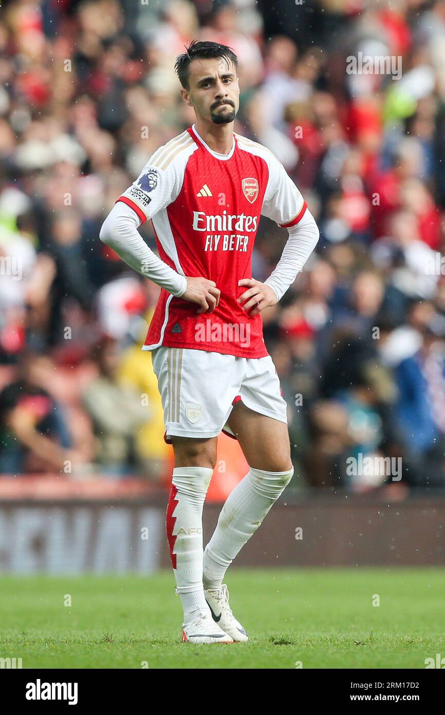 Fábio Vieira #21 von Arsenal während des Premier-League-Spiels Arsenal gegen Fulham im Emirates Stadium, London, Vereinigtes Königreich. 26. August 2023. (Foto von Arron Gent/News Images) in London, Großbritannien am 26.08.2023. (Foto: Arron Gent/News Images/SIPA USA) Credit: SIPA USA/Alamy Live News Stockfoto