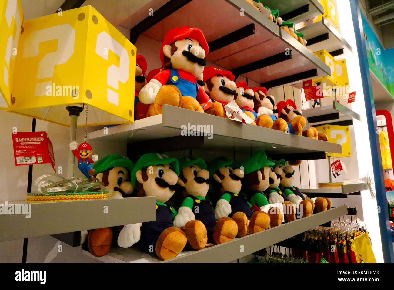 UNIVERSAL CITY Hollywood, Kalifornien: SUPER MARIO BROS im SUPER NINTENDO WORLD STORE auf CityWalk in den Universal Studios Hollywood Stockfoto
