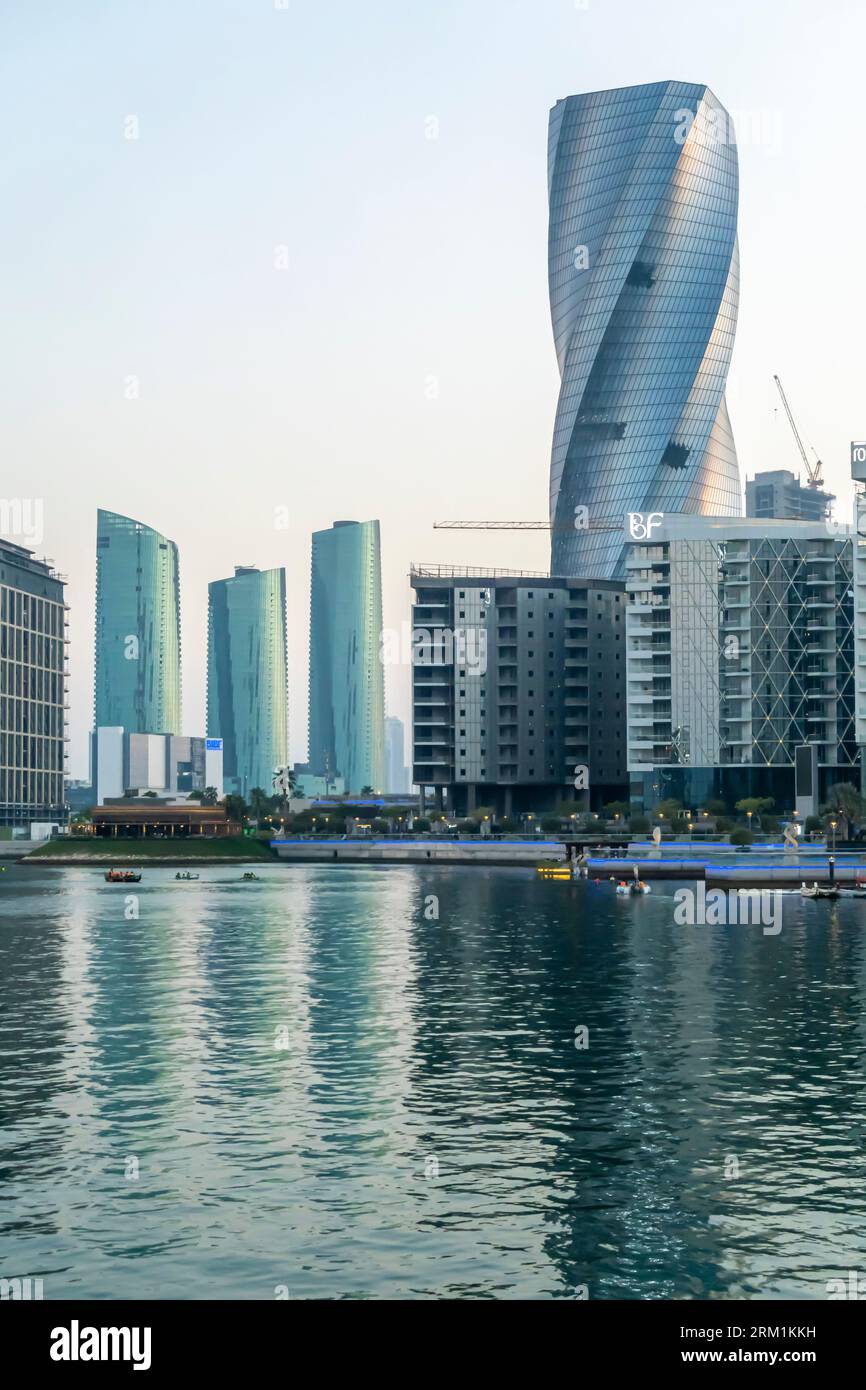 Skyline von Bahrain Bay, Manama. United Tower Bahrain Stockfoto