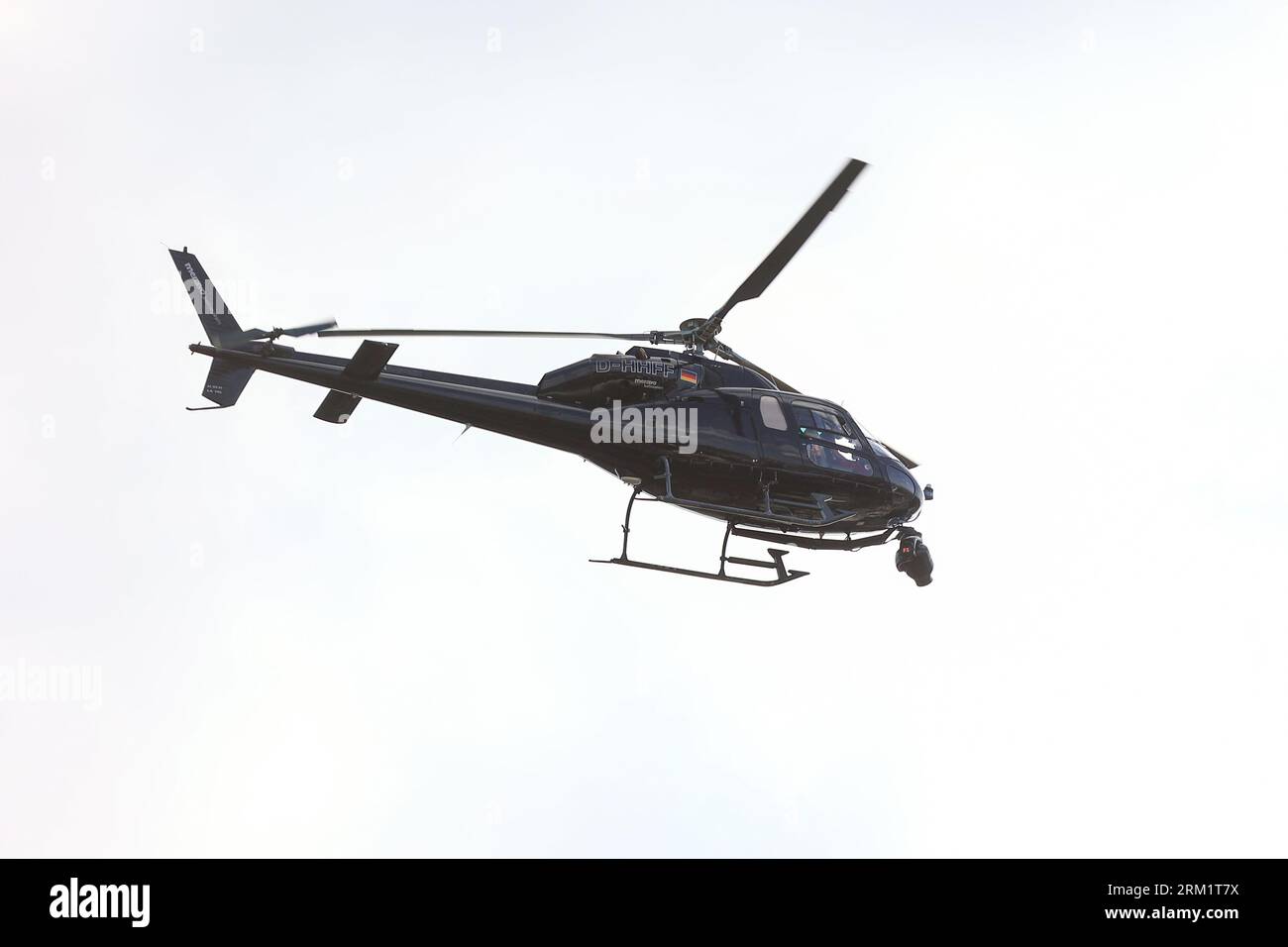 GER, Deutschland Tour, Stage 3, Arnsberg - Essen. 26.08.2023. Fernsehproduktion Helicopter kreist über dem Rennen in Essen. Quelle: NewsNRW / Alamy Live News Stockfoto