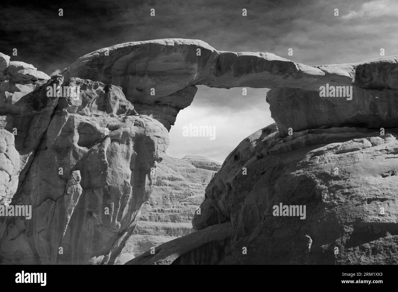 Die Burdah-Felsbrücke, Wadi Rum, UNESCO-Weltkulturerbe, Jordanien, Naher Osten Stockfoto