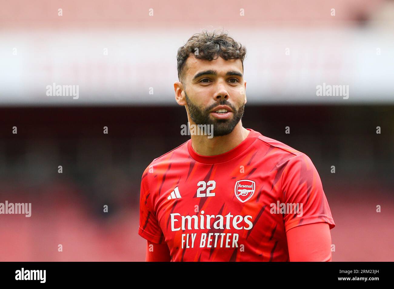 David Raya #22 von Arsenal erwärmt sich während des Premier League-Spiels Arsenal gegen Fulham im Emirates Stadium, London, Vereinigtes Königreich. 26. August 2023. (Foto von Arron Gent/News Images) in London, Großbritannien am 26.08.2023. (Foto: Arron Gent/News Images/SIPA USA) Credit: SIPA USA/Alamy Live News Stockfoto