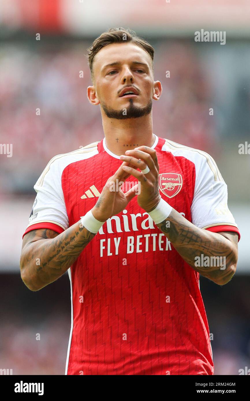 Ben White #4 von Arsenal während des Premier League Spiels Arsenal vs Fulham im Emirates Stadium, London, Großbritannien, 26. August 2023 (Foto: Arron Gent/News Images) Stockfoto