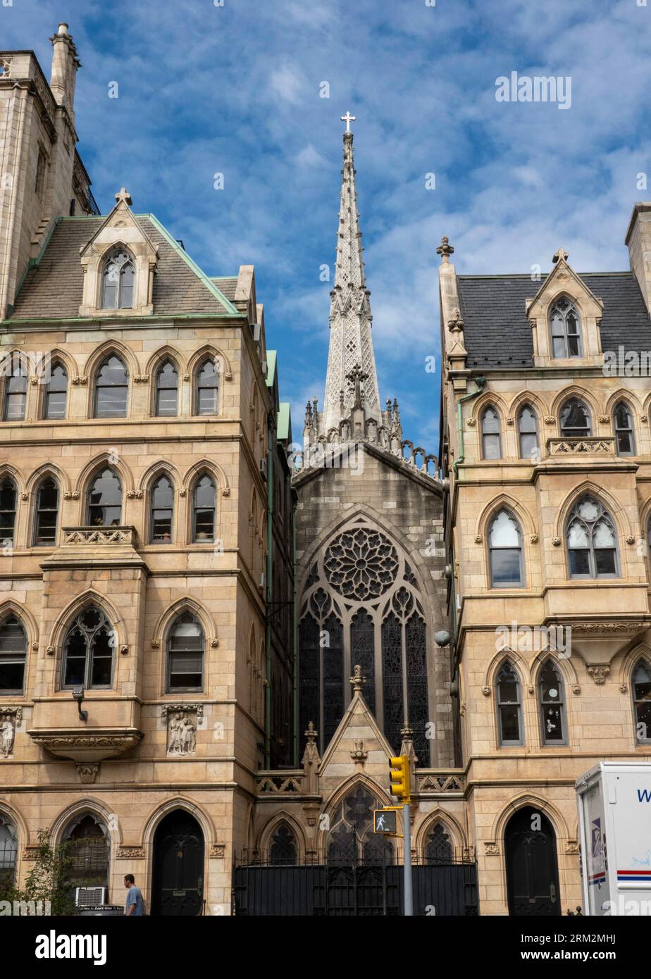 Die Grace Church School ist ein gotisches Gebäude an der Fourth Avenue in Greenwich Village, 2023, New York City, USA Stockfoto