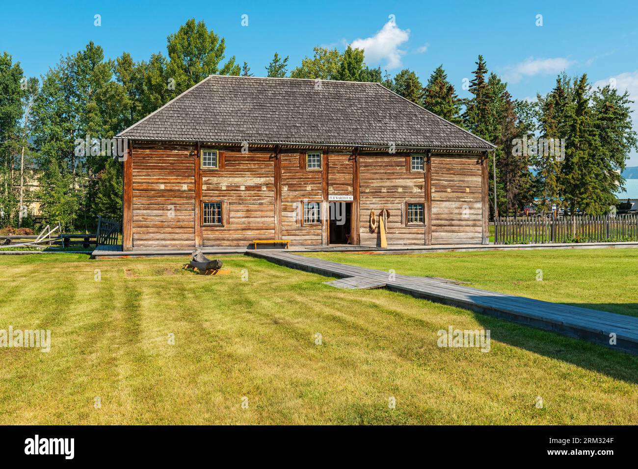Pioneer Housing Pelzlager des Fort Saint James Pelzhandelspostens, British Columbia, Kanada. Stockfoto