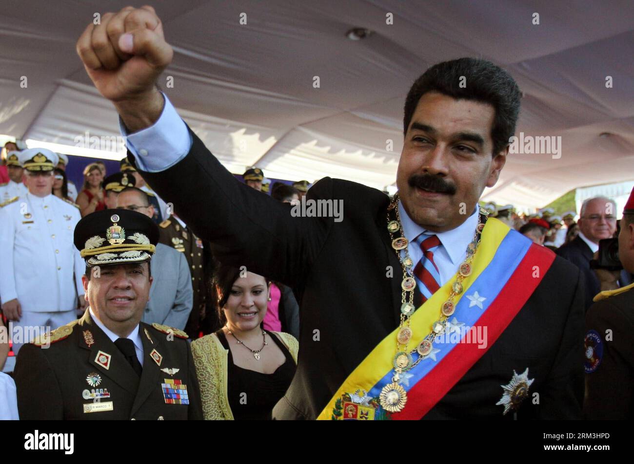 Bildnummer: 60190507  Datum: 24.07.2013  Copyright: imago/Xinhua Venezuelan president, Nicolas Maduro (R), attends the commemoration to celebrate the 230th birth anniversary of Simon Bolivar and the 190th anniversary of Maracaibo Lake Naval Battle, in Maracaibo, of Zulia State, Venezuela, on July 24, 2013. (Xinhua/AVN) (rh) (ah) VENEZUELA-ZULIA-COMMEMORATION PUBLICATIONxNOTxINxCHN People Politik premiumd x2x xmb 2013 quer     60190507 Date 24 07 2013 Copyright Imago XINHUA Venezuelan President Nicolas Maduro r Attends The Commemoration to Celebrate The  Birth Anniversary of Simon Bolivar and T Stockfoto