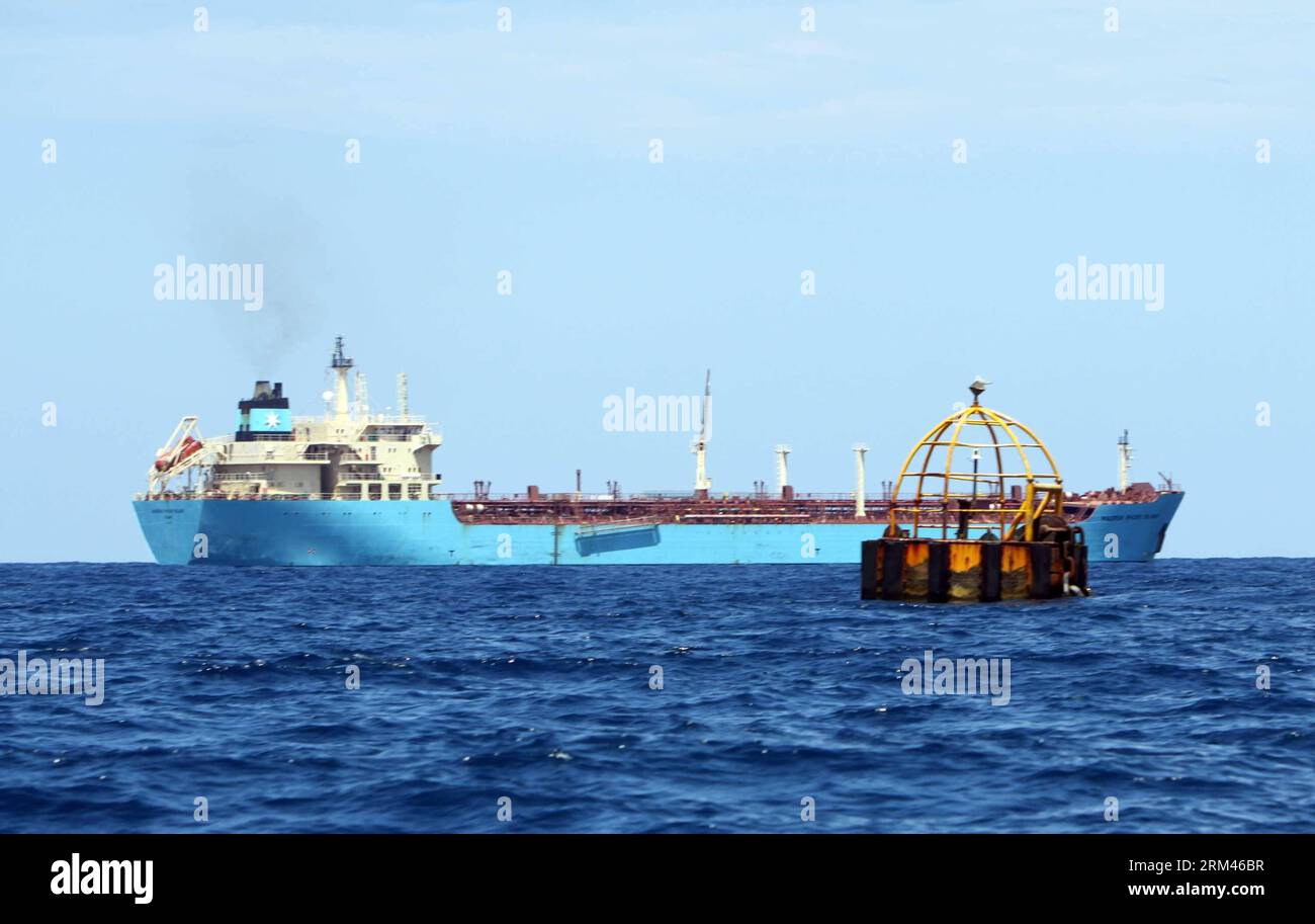 Bildnummer: 60383629 Datum: 22.08.2013 Copyright: imago/Xinhua TRIPOLI, (Xinhua) -- Foto zeigt einen Öltanker der Azzawiya Oil Refining Company in der Stadt Az-Zawiyah, etwa 48 km westlich der lybischen Hauptstadt Tripoli. (Xinhua/Hamza Turkia)(zhf) LIBYEN-TRIPOLI-ÖLUNTERNEHMEN PUBLICATIONxNOTxINxCHN Ölraffinerie Raffinerie Öl xns x0x 2013 quer Premium 60383629 Datum 22 08 2013 Copyright Imago XINHUA Tripoli XINHUA Foto zeigt Öltankern der Azzawiya Ölraffinationsgesellschaft in der Stadt AZ Sektenrat Zawiyah etwa 48 km WESTLICH der lybischen Hauptstadt Tripoli XINHUA Hamza TURKIA Libya Tripoli Ölgesellschaft Stockfoto