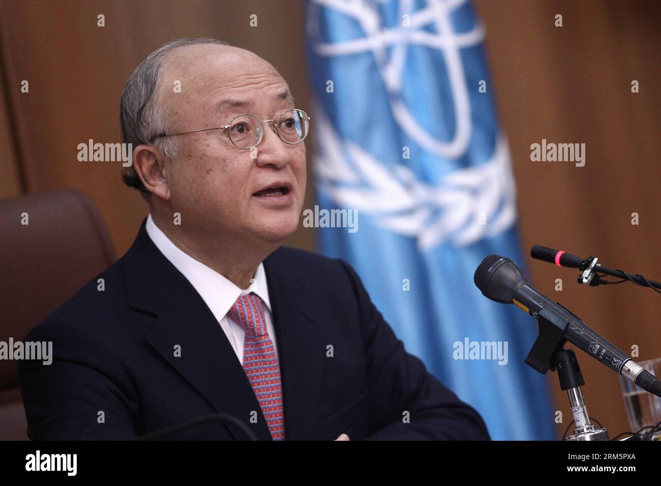 Bildnummer: 60700067 Datum: 11.11.2013 Copyright: imago/Xinhua (131111) -- TEHERAN, 11. November 2013 (Xinhua) -- Yukiya Amano, der Chef der Internationalen Atomenergiebehörde, spricht während einer gemeinsamen Pressekonferenz mit AliAkbarSalehi (nicht auf dem Foto), dem Leiter der Atomenergiebehörde Irans, nach ihrem Treffen in Teheran, Iran, am 11. November 2013. (Xinhua/Ahmad Halabisaz)(zhf) IRAN-IAEO-ABKOMMEN-INSPEKTOR S VISIT PUBLICATIONxNOTxINxCHN People Politik Atom IAEO Abkommen Treffen xcb x2x 2013 quer premiumd 60700067 Datum 11 11 2013 Copyright Imago XINHUA TEHERAN 11. November 2013 XINHUA Yuk Stockfoto