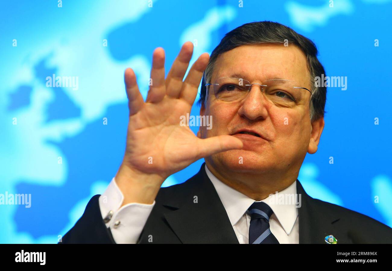 (140403) -- BRÜSSEL, 3. April 2014 (Xinhua) -- Manuel Barroso, Präsident der Europäischen Kommission, nimmt am 3. April 2014 an einer Pressekonferenz in der EU-Zentrale in Brüssel, Belgien, Teil. Der zweitägige 4. EU-Afrika-Gipfel wurde hier am Mittwoch geschlossen. (Xinhua/Gong Bing) (zjl) BELGIEN-BRÜSSEL-EU-AFRIKA-GIPFEL-FAZIT PUBLICATIONxNOTxINxCHN Brüssel 3. April 2014 XINHUA Manuel Barroso Präsident der Europäischen Kommission nimmt an einer Pressekonferenz im EU-Hauptquartier Brüssel Belgien AM 3. April 2014 Teil der zweitägige 4. EU-Afrika-Gipfel schloss hier AM Mittwoch XINHUA Gong Bing Belgien Brusse Stockfoto