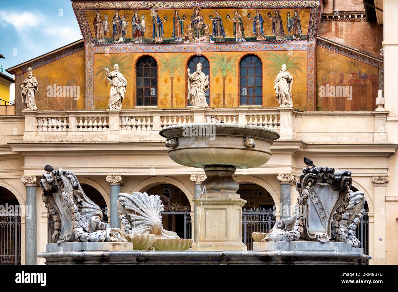 Fassade der Kirche Santa Maria in Trastevere, Rom, Italien Stockfoto