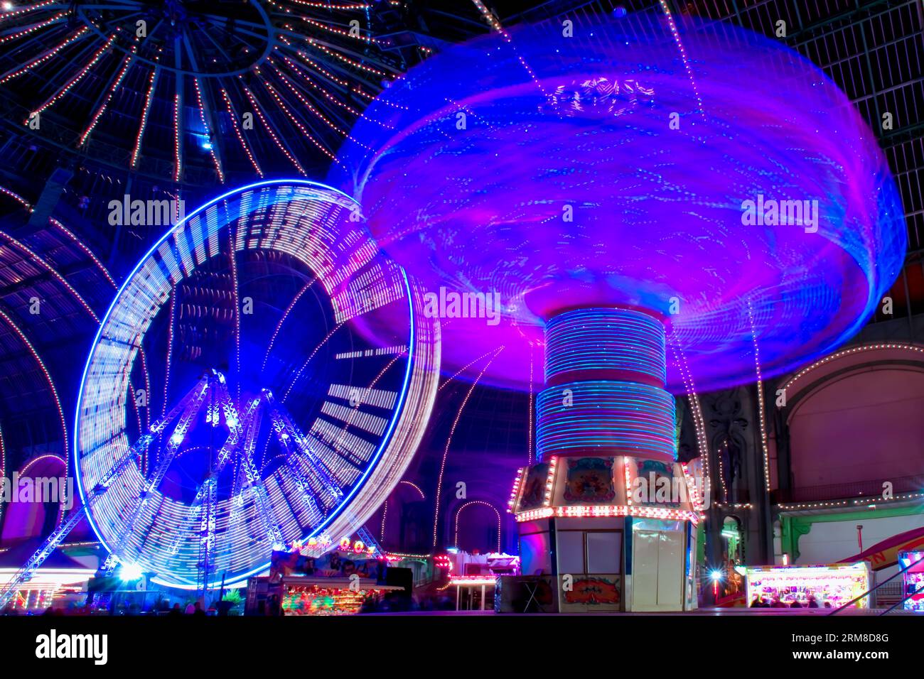 PARIS (75) 8. FETE FORAINE AU GRAND PALAIS AVEC DES ROUES EN MOUVEMENTS Stockfoto