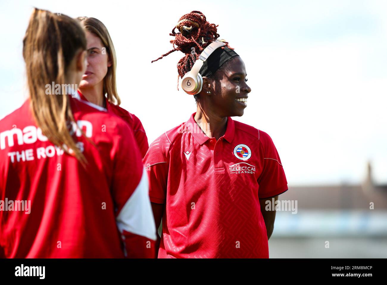 London, Großbritannien. 27. August 2023. Easther Mayi Kith (16 Reading) vor dem Spiel der Barclays FA Womens Championship zwischen Crystal Palace und Reading im VBS Community Stadium. Liam Asman/Alamy Live News Stockfoto