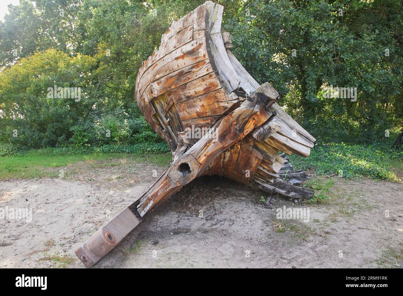 Die verfaulten Überreste eines alten Holzschiffes in Dänemark Stockfoto