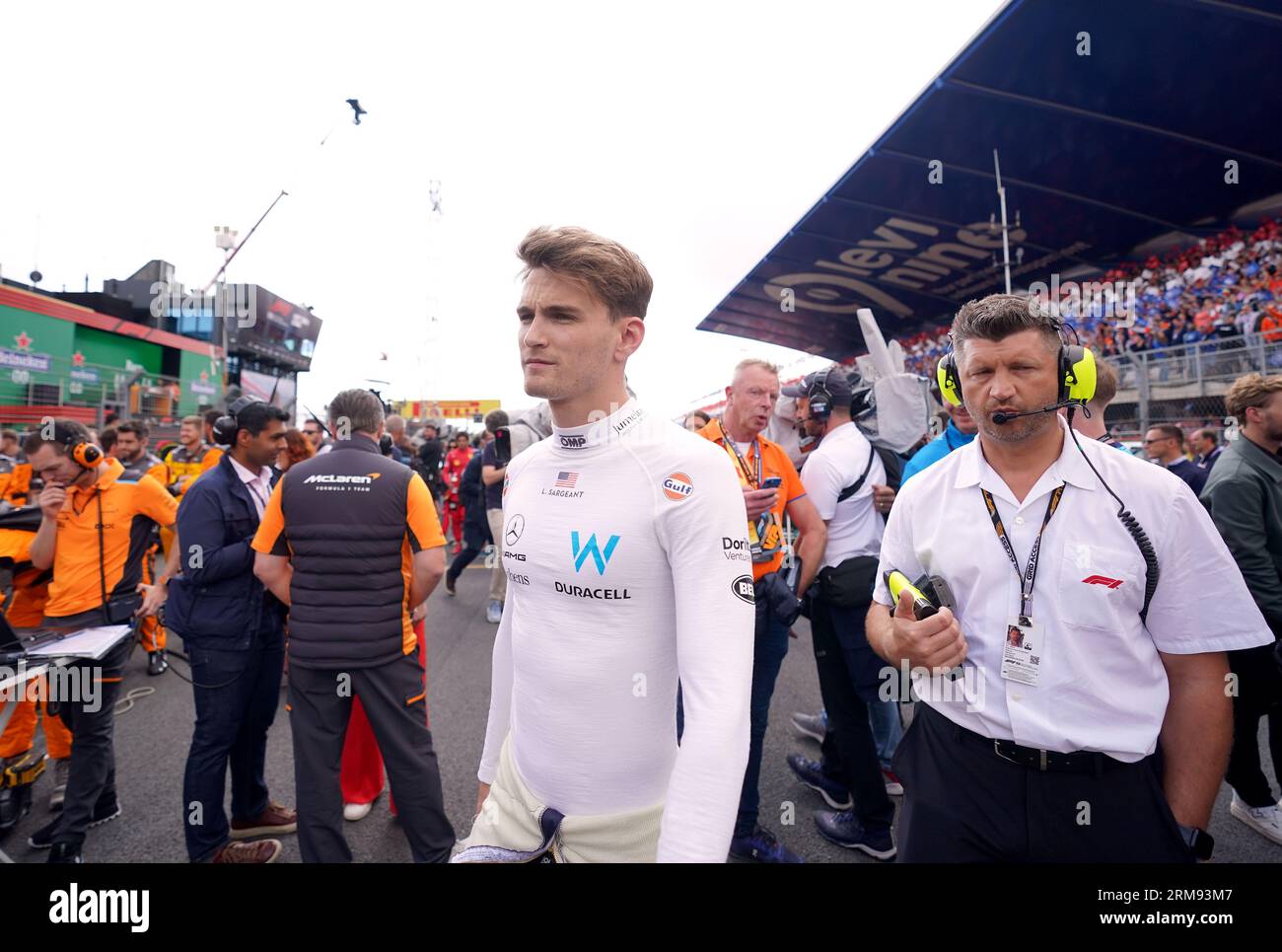 Williams' Logan Sargeant ist während des Großen Preises der Niederlande auf dem Circuit Zandvoort CM.com in der Startaufstellung. Bilddatum: Sonntag, 27. August 2023. Stockfoto