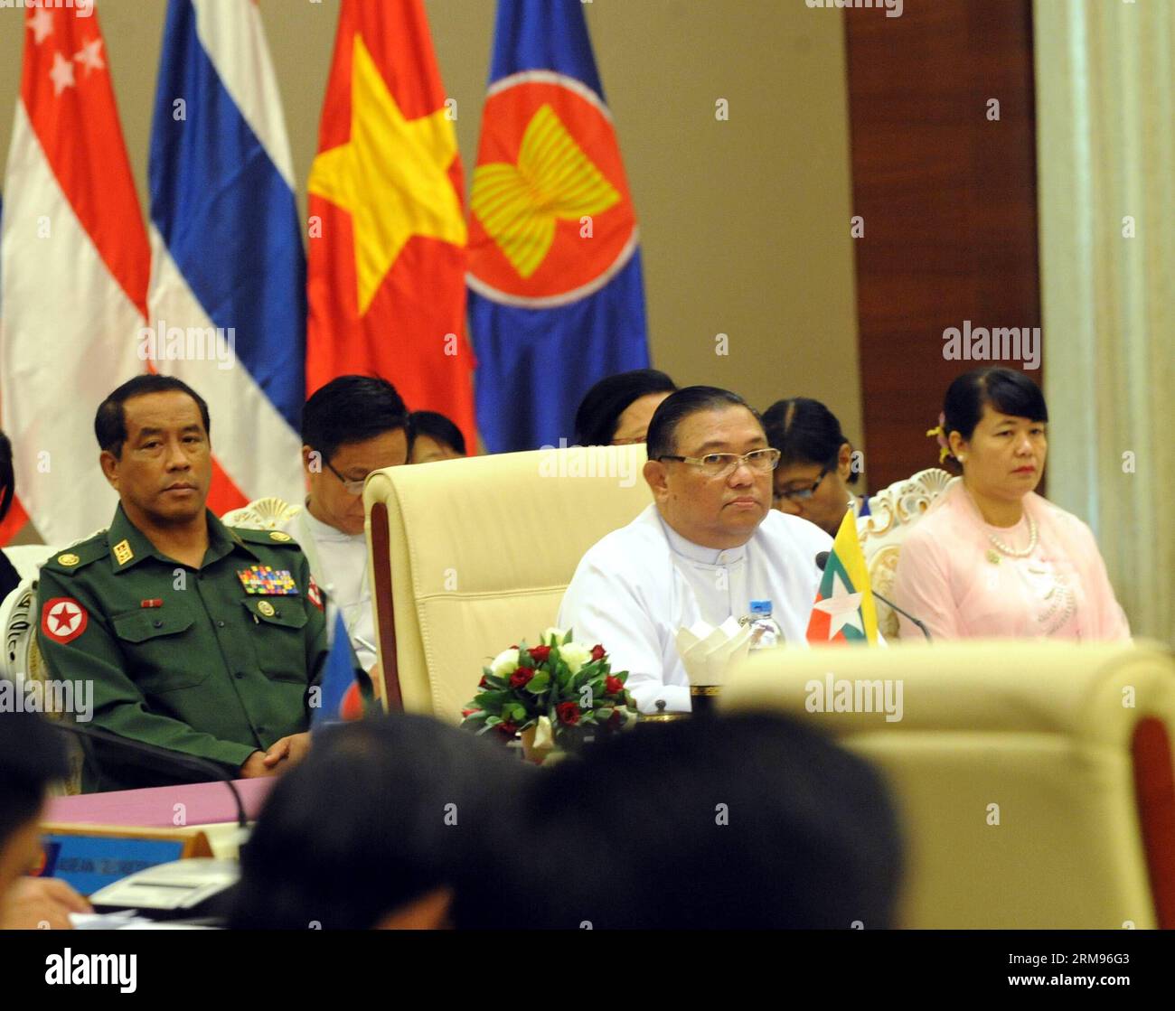 Außenminister U Wunna Maung Lwin (C) nimmt an der 11. Tagung des Rates der ASEAN-Politik und der Sicherheitsgemeinschaft während des 24. ASEAN-Gipfels am 10. Mai 2014 in Nay Pyi Taw, Myanmar, Teil. (Xinhua/Wong pun Keung)(zhf) MYANMAR-NAY PYI TAW-ASEAN-MEETING PUBLICATIONxNOTxINxCHN Myanmar Außenminister U Wunna Maung Lwin C nimmt an der 11. Tagung des Rates der ASEAN-Politik und der Sicherheitsgemeinschaft während des 24. ASEAN-Gipfels in Nay Pyi Taw Myanmar am 10. Mai 2014 XNOINHUA Wong PINNNNICI PINNNCHEAN PUNPUNPUNPUNPUNCHEAN Teil Stockfoto