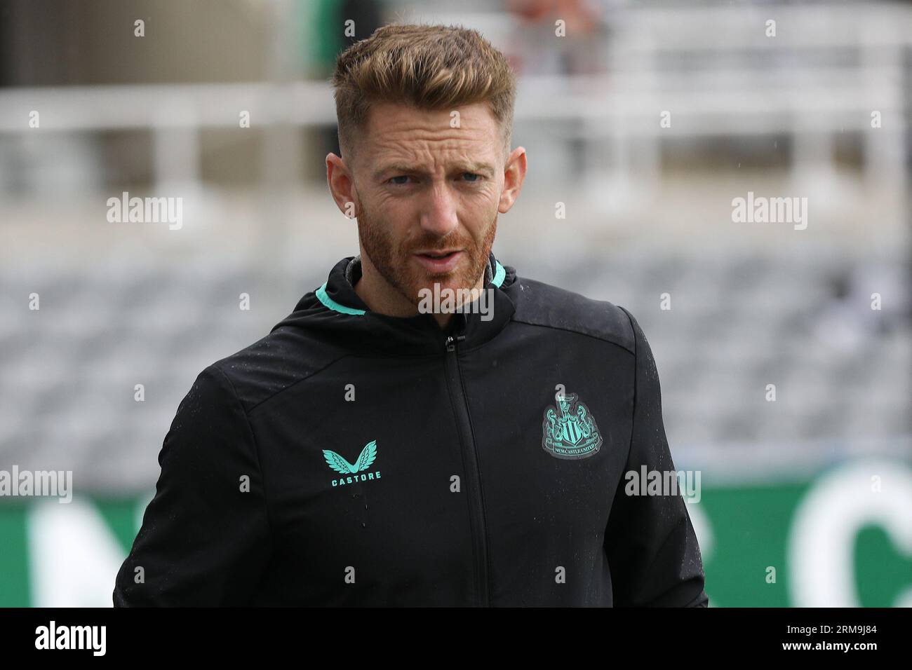 Mark Gillespie von Newcastle United vor dem Spiel der Premier League zwischen Newcastle United und Liverpool in St. James's Park, Newcastle am Sonntag, den 27. August 2023. (Foto: Robert Smith | MI News) Credit: MI News & Sport /Alamy Live News Stockfoto