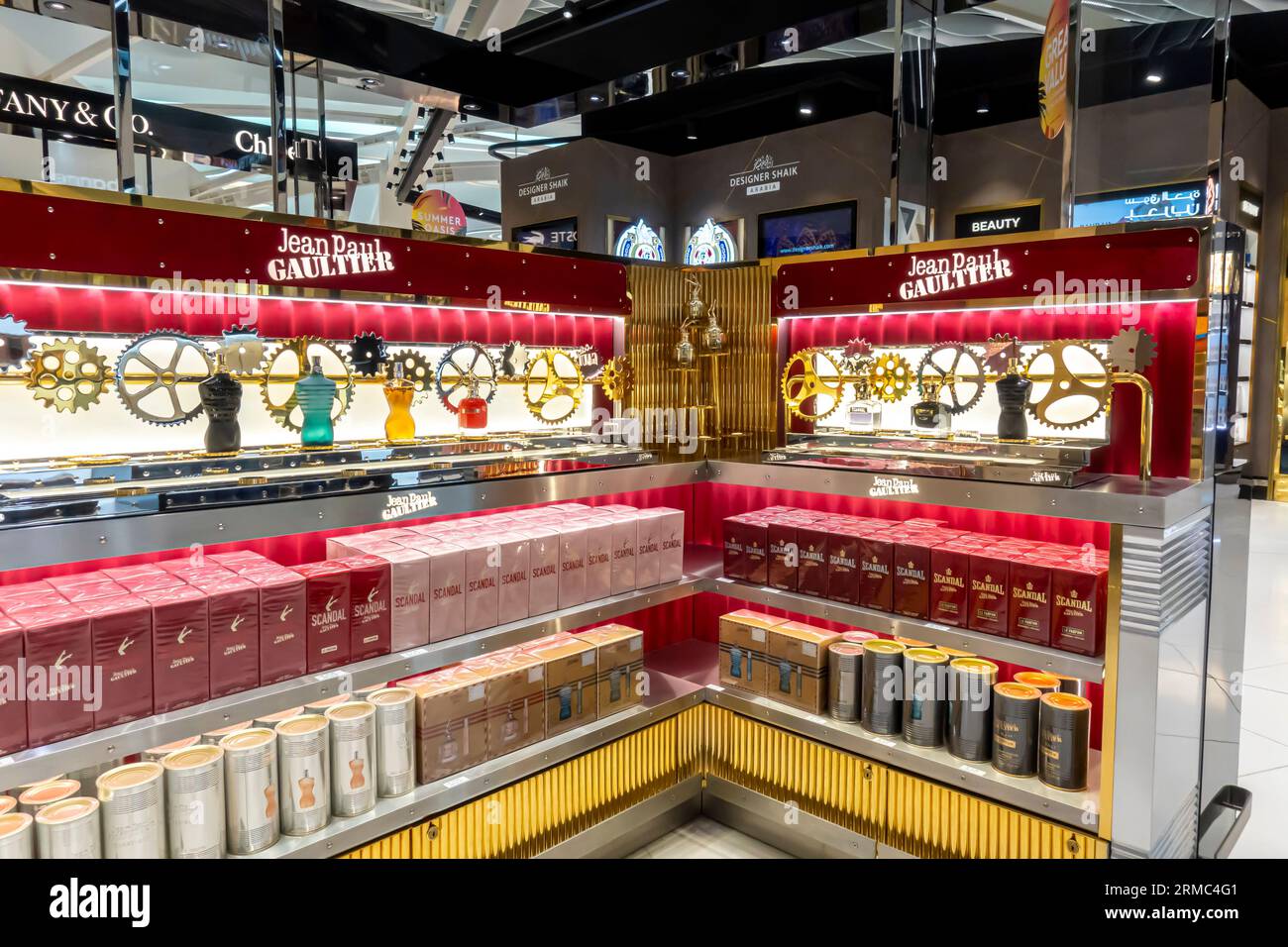 Duft von Jean Paul Gaultier, Parfüms Gaultier Stand in Dubai Flughafen Duty Free Shop Stockfoto