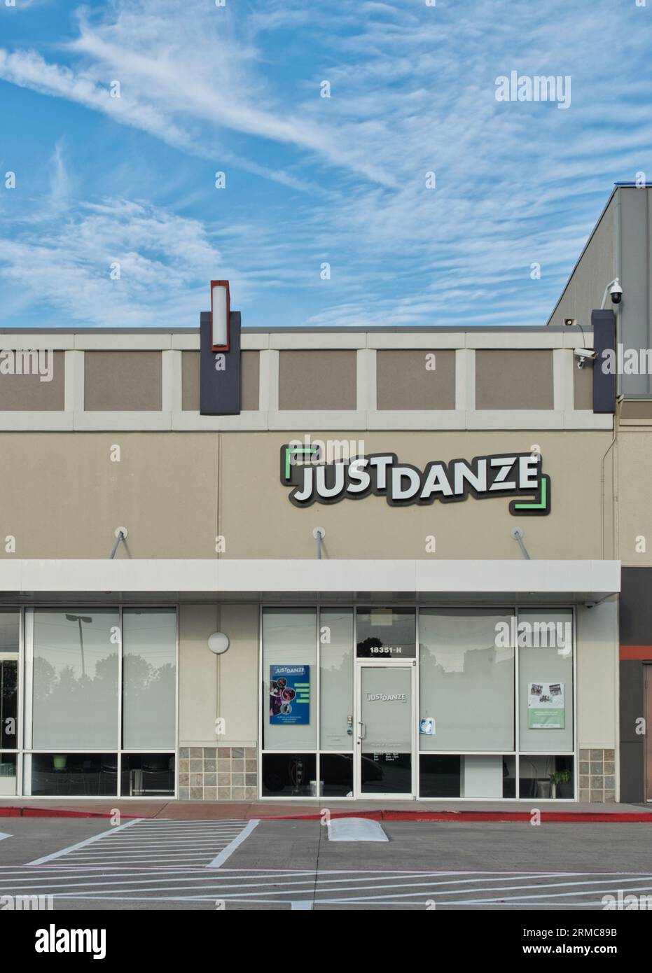 Houston, Texas USA 07-04-2023: Außenansicht des Geschäfts von Just Danze in Houston, TX. Tanzschule gegründet im Jahr 2018. Stockfoto