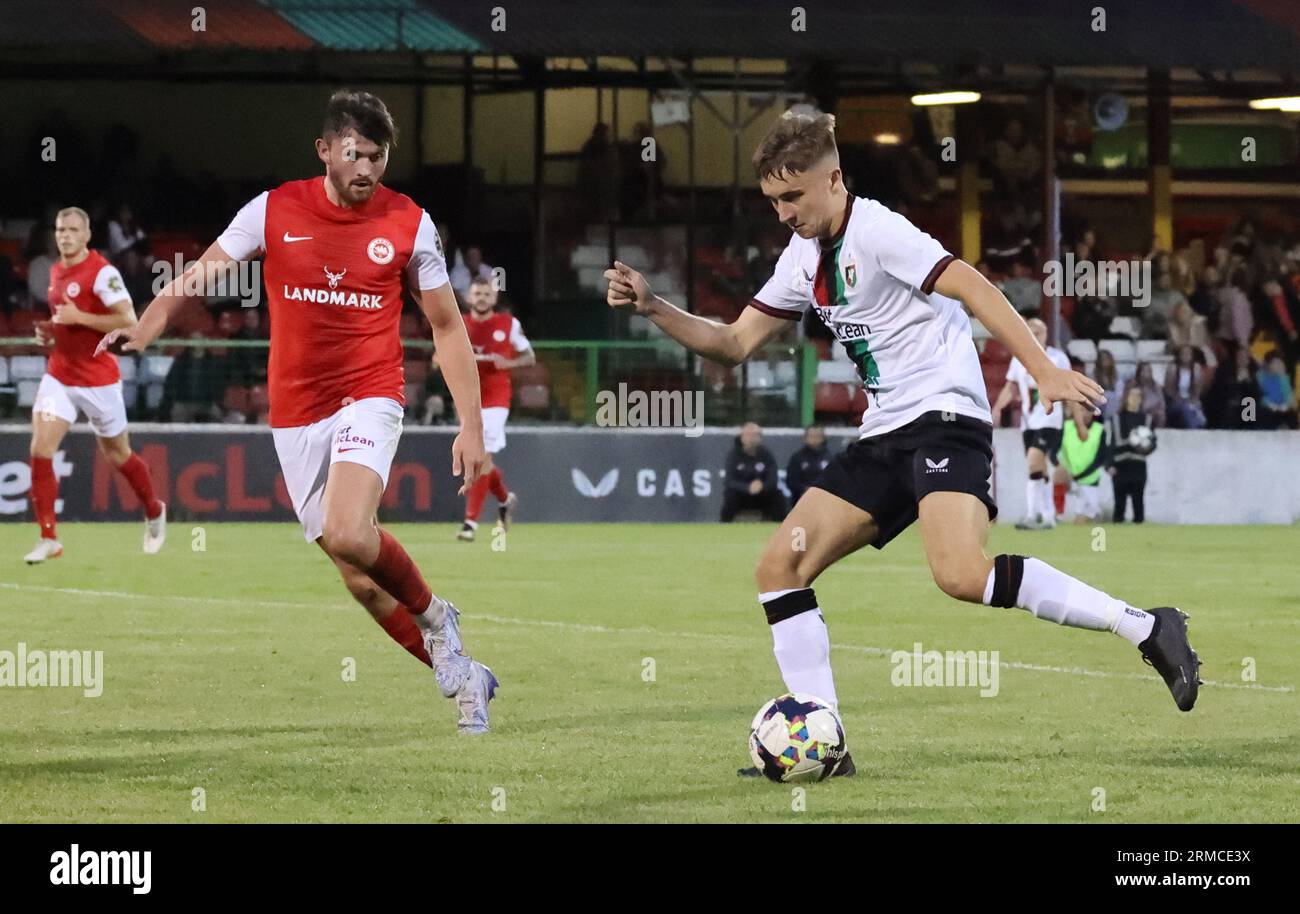 BetMcLean Oval, Belfast, Nordirland, Vereinigtes Königreich. August 2023. Sports Direct Premiership – Glentoran 1 Larne 2, Glentoran-Fußballspieler Jonathan Russell. Stockfoto