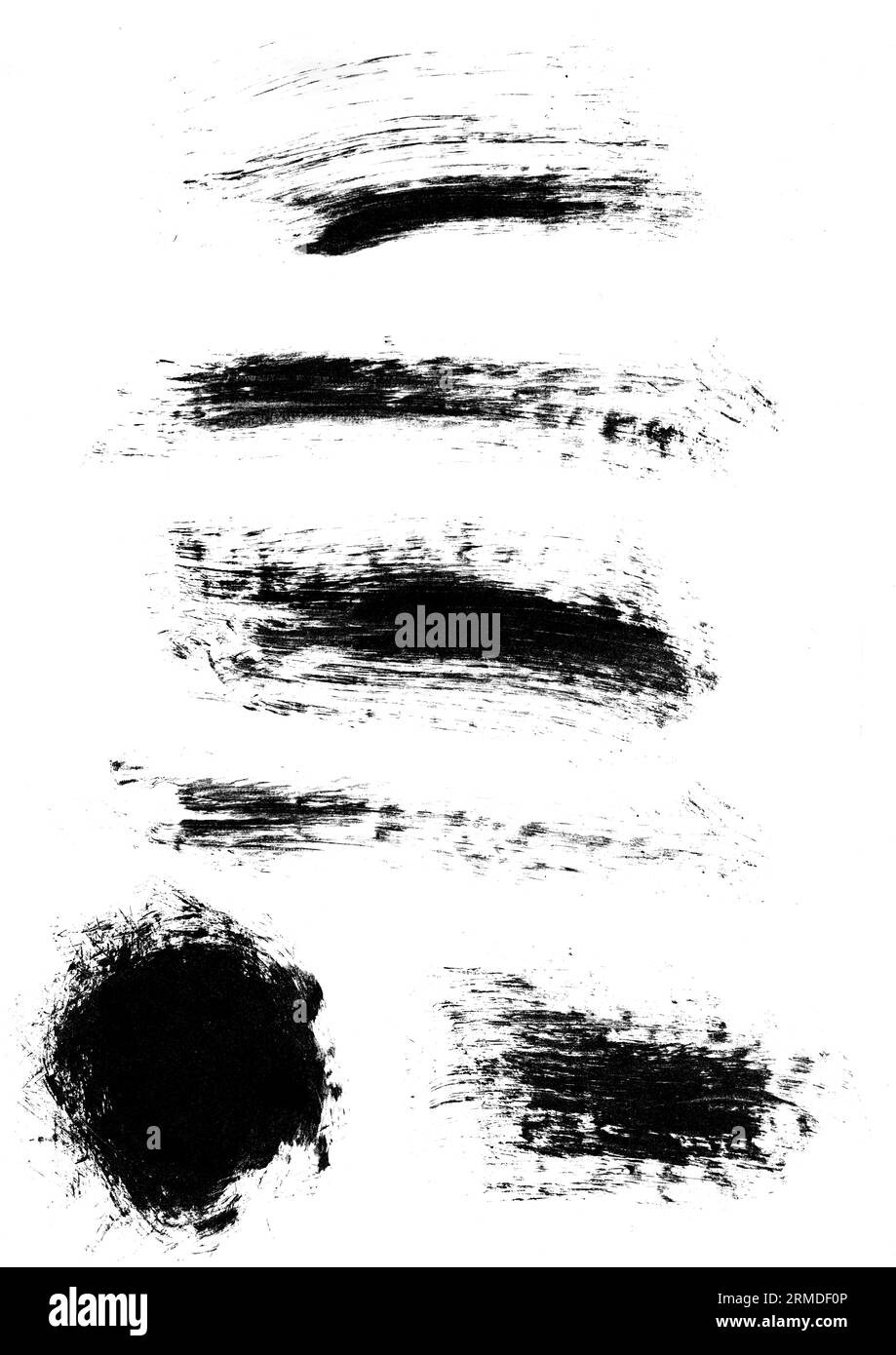 Sammlung von schwarzer Farbe, Farbstrichen, Pinsel, Linien, Grungy, Ebenenmasken. Schmutzige künstlerische Gestaltungselemente, auf weißem isoliertem Hintergrund. Freihand dr. Stockfoto