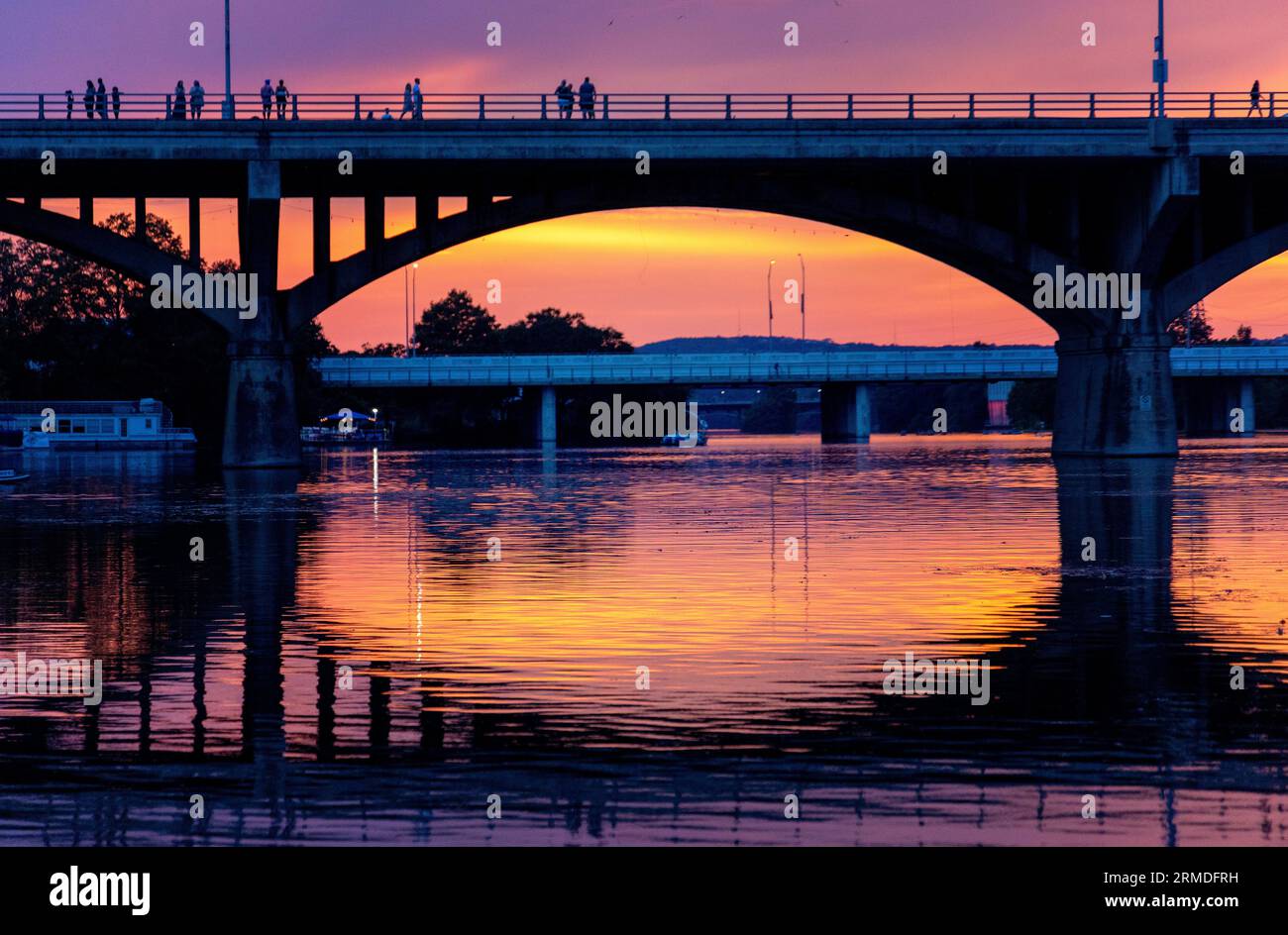 Austin Downtown Buildings bei Sonnenuntergang im August Stockfoto