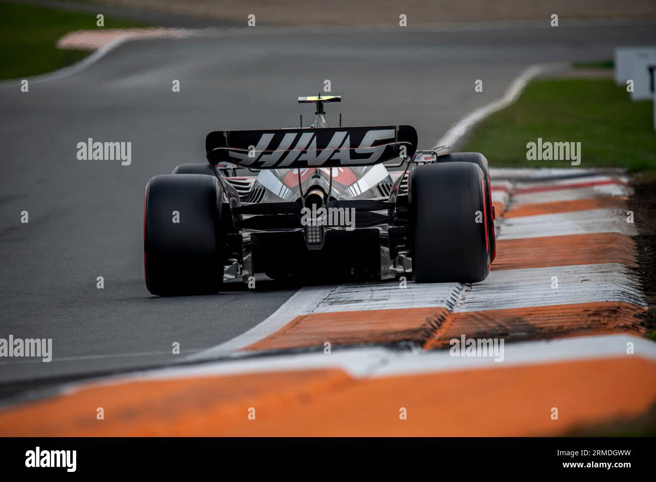 Zandvoort, Niederlande, August 27, Nico Hulkenberg aus Deutschland tritt für Haas F1 an. Renntag, 14. Runde der Formel-1-Meisterschaft 2023. Quelle: Michael Potts/Alamy Live News Stockfoto