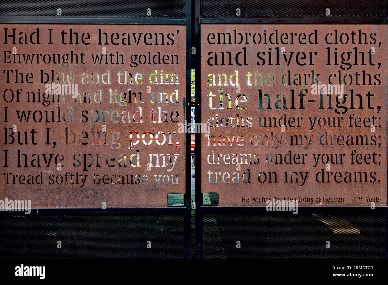 Gedicht, W R Yeats, Commercial Court, Street Art, Belfast, Nordirland, Vereinigtes Königreich Stockfoto