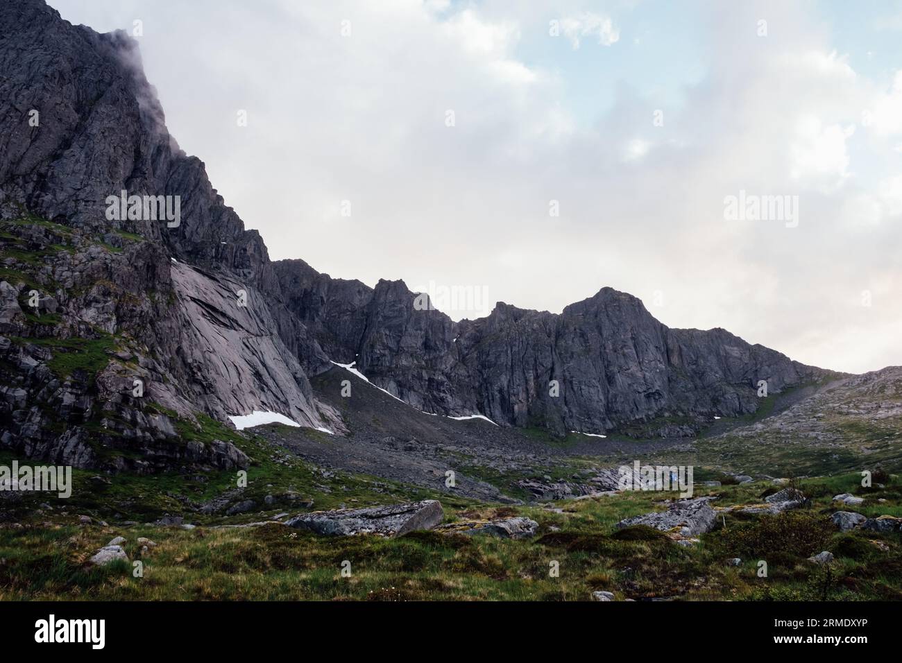 Blick auf felsige Berge von Balg Stockfoto