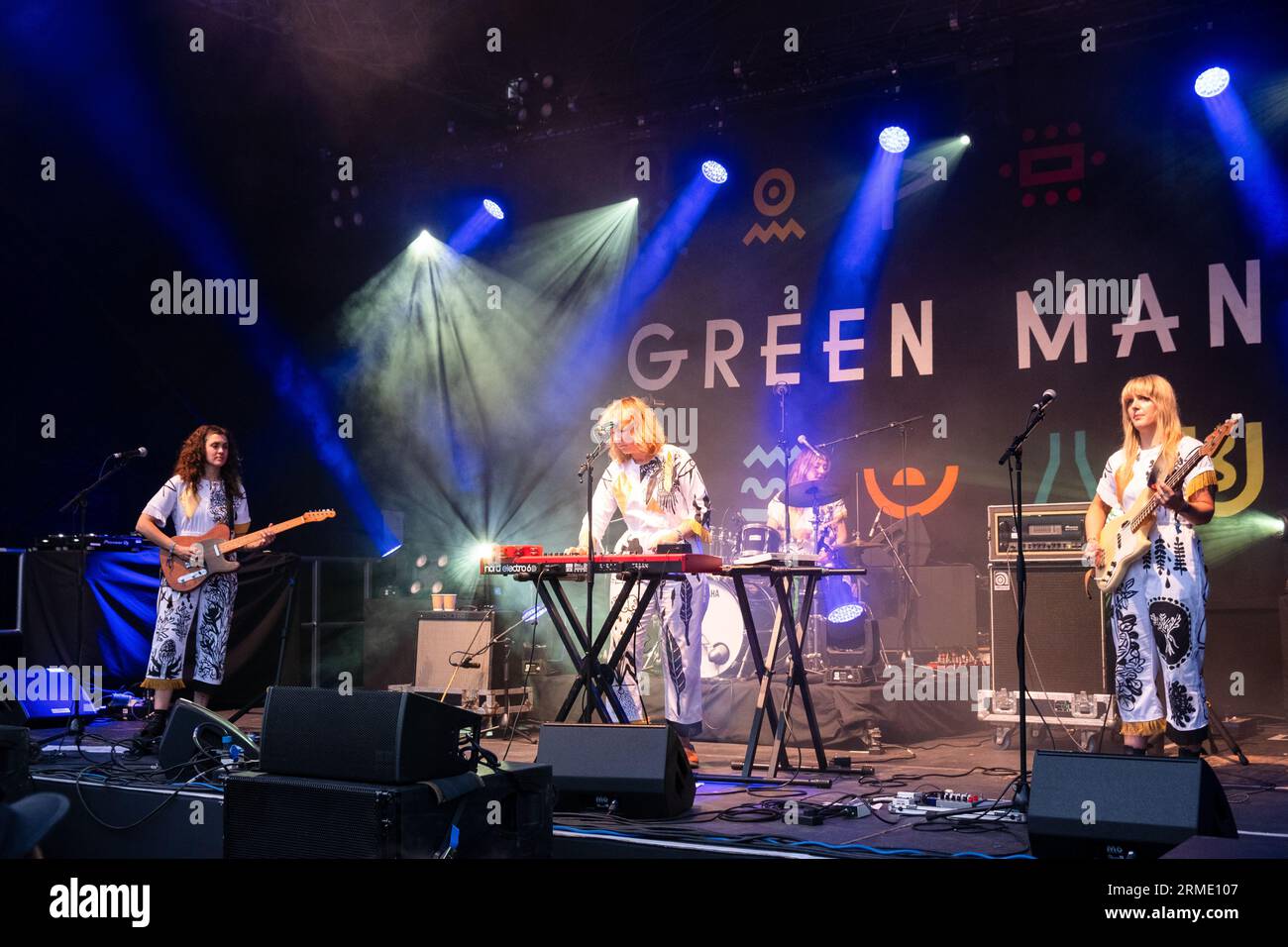 Die walisische Band SISTER WIVES spielt auf dem Green man Festival in Wales, Großbritannien, im August 2023. Foto: Rob Watkins Stockfoto