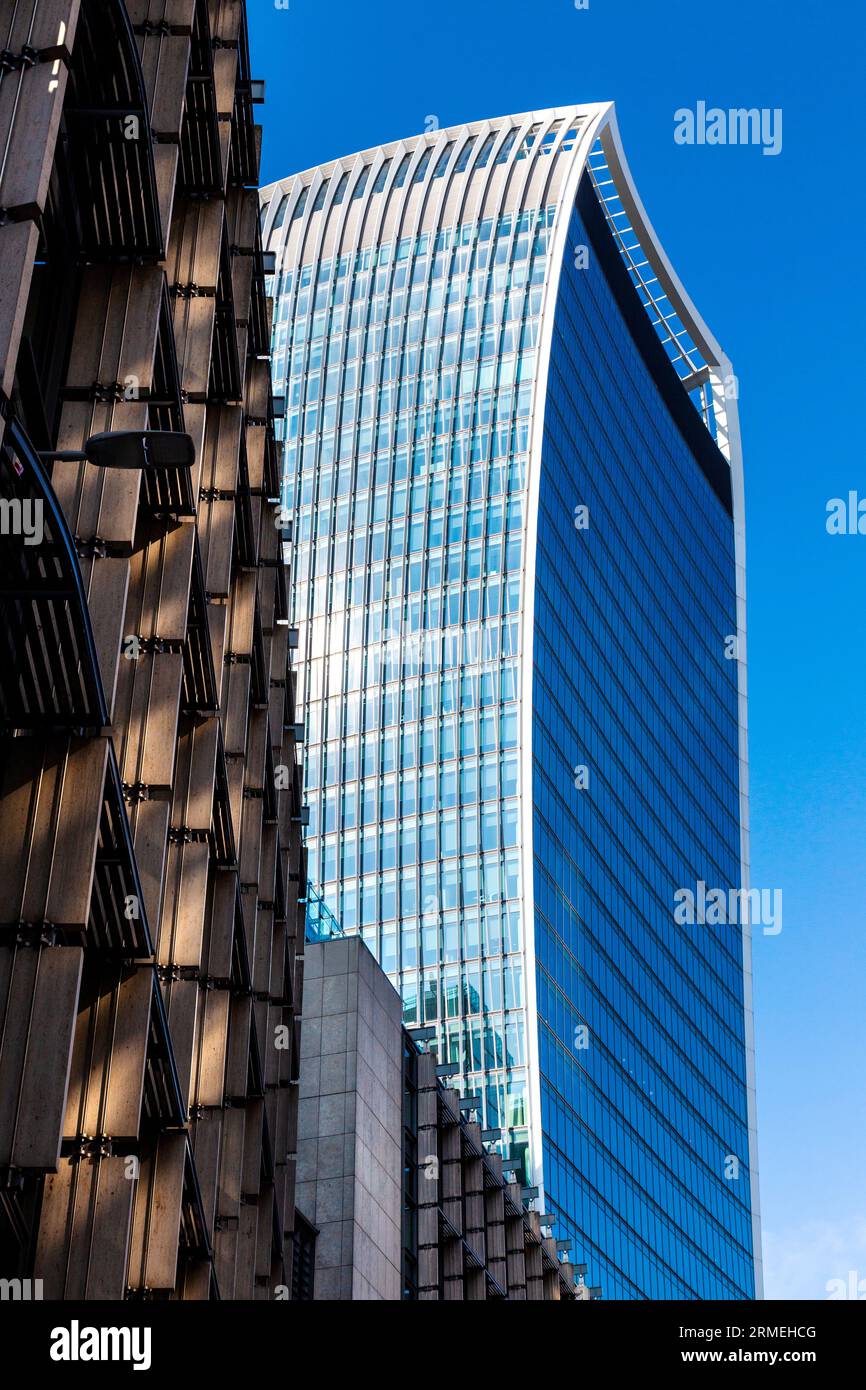 Außenansicht des Walkie Talkie-Gebäudes (20 Fenchurch Street) in der City von London, Großbritannien Stockfoto