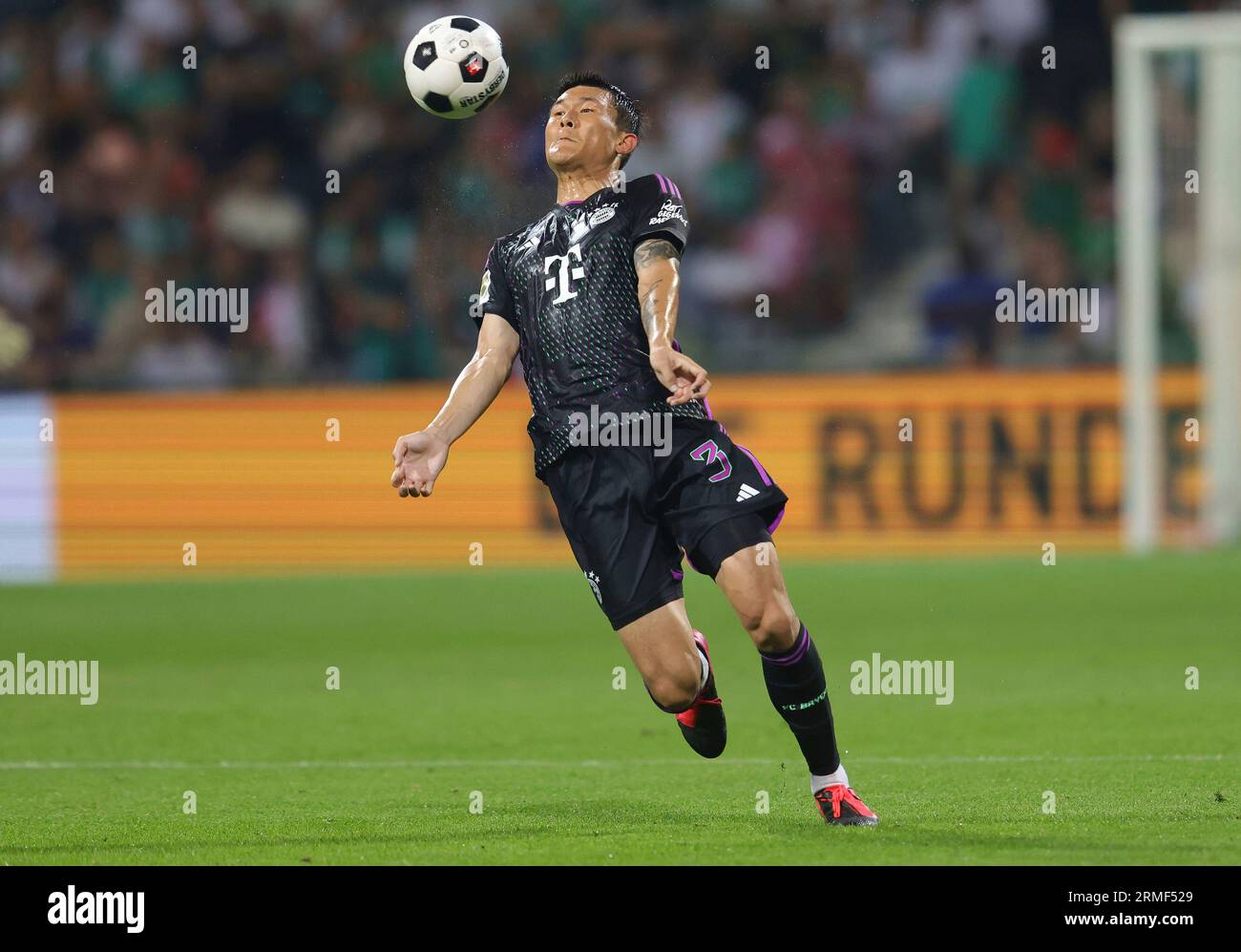 firo: 08/18/2023 1.Bundesliga Erstligasaison 2023/24 SV Werder Bremen - FCB FC Bayern München München München Min-jae Kim, Single Action, FCB Stockfoto