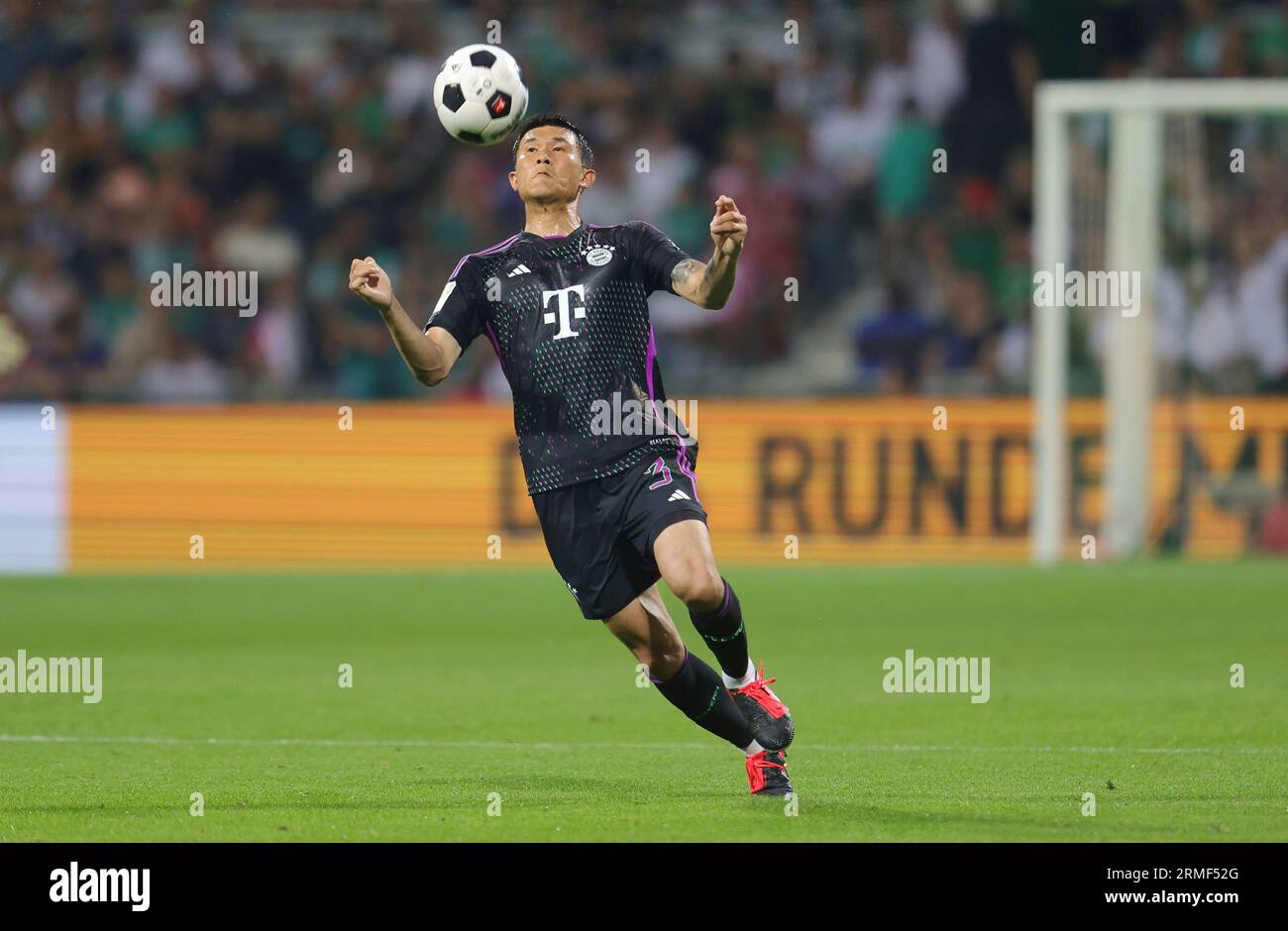 firo: 08/18/2023 1.Bundesliga Erstligasaison 2023/24 SV Werder Bremen - FCB FC Bayern München München München 0:4 min-Jae Kim, Einzelspiel, Bayern Stockfoto