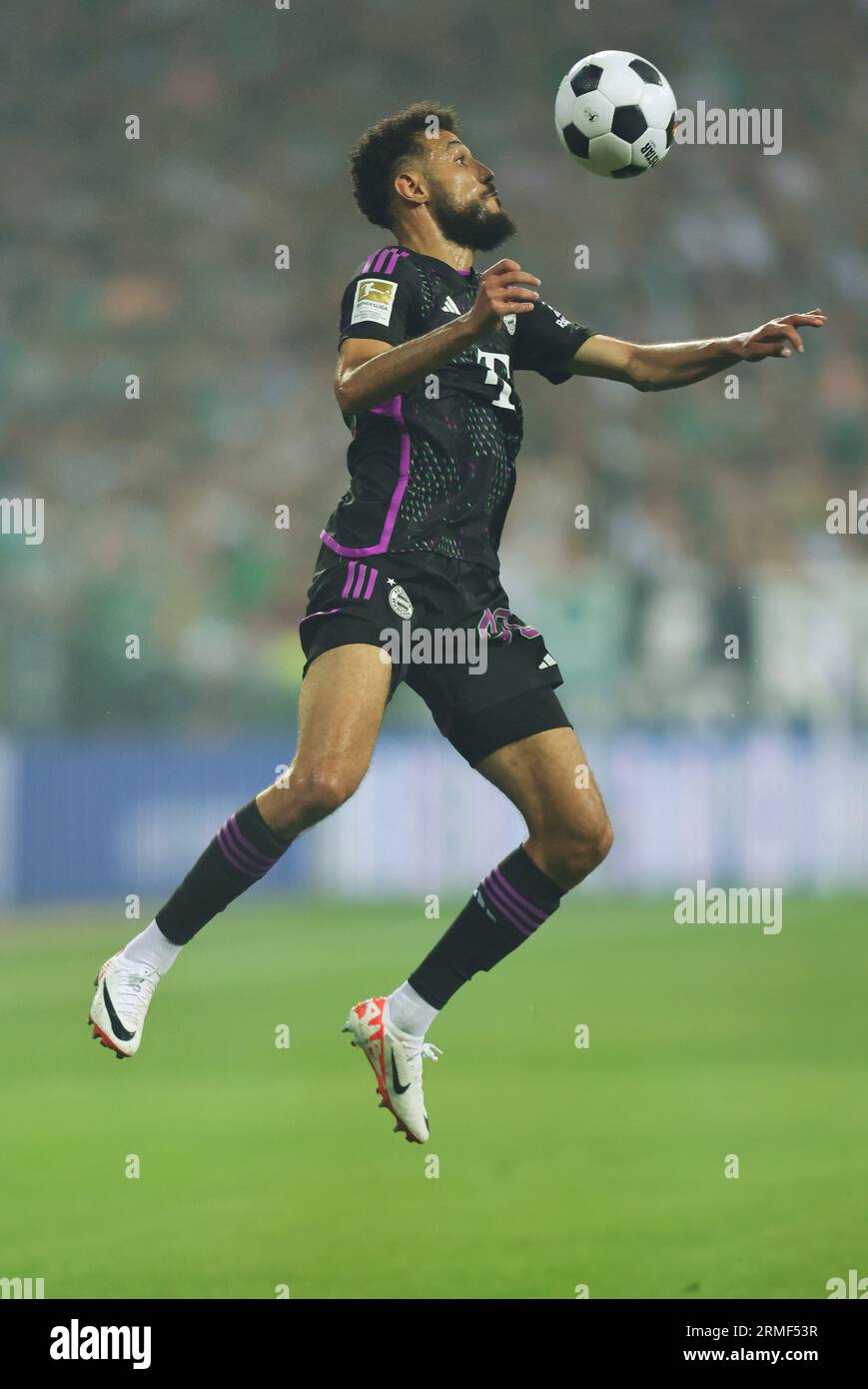 firo: 08/18/2023 1.Bundesliga Erstligasaison 2023/24 SV Werder Bremen - FCB FC Bayern München München 0: 4 Noussair Mazraoui, Einzelspiel, FCB Stockfoto