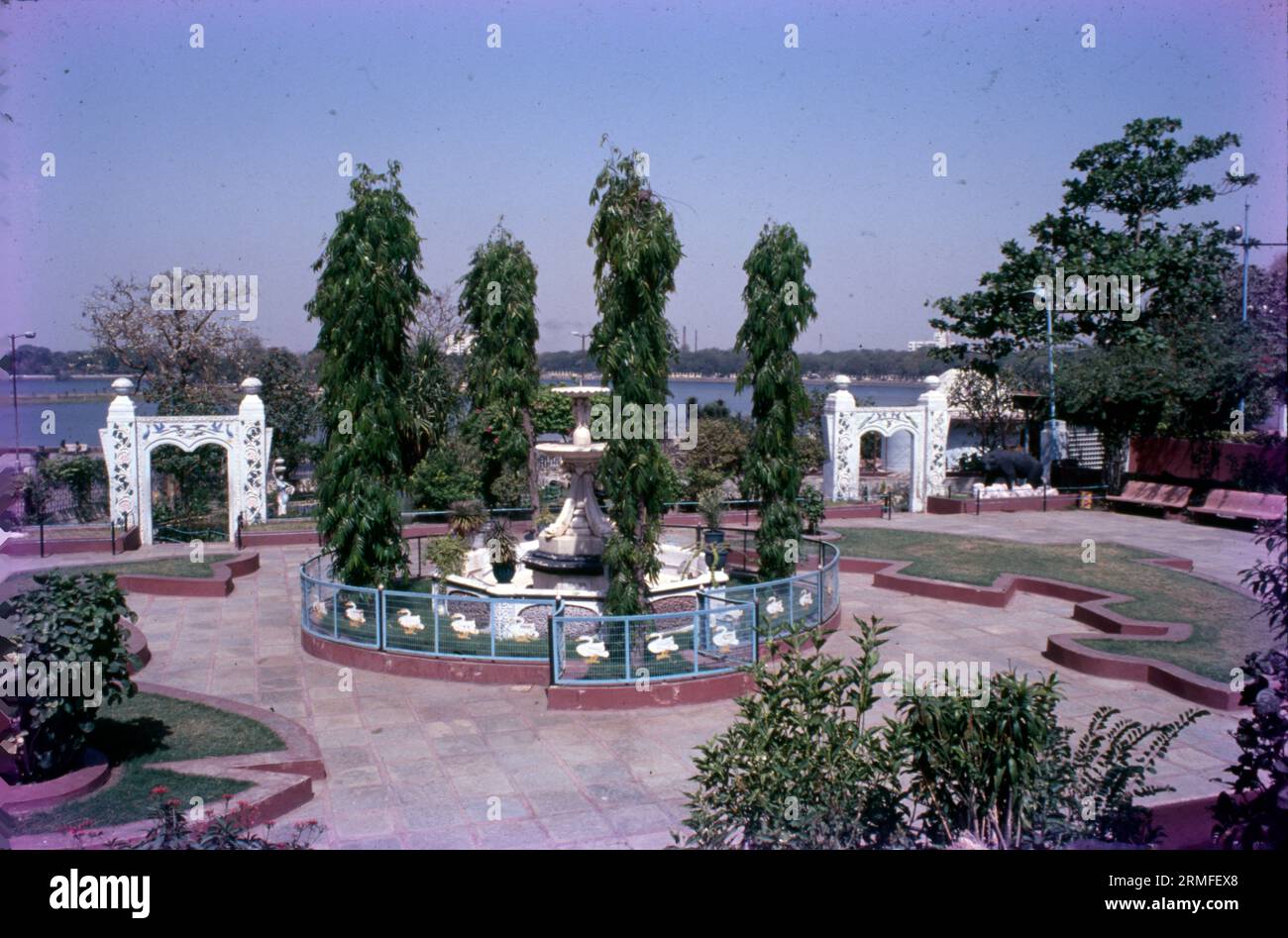 Balvatika in Kankaria, Ahmedabad, ist ein Top-Spieler in der Kategorie Vergnügungsparks in Ahmedabad. Dieses bekannte Hotel ist ein Ort, an dem Kinder Unterhaltung aus einer Hand genießen können. Gujrat, Indien. Stockfoto
