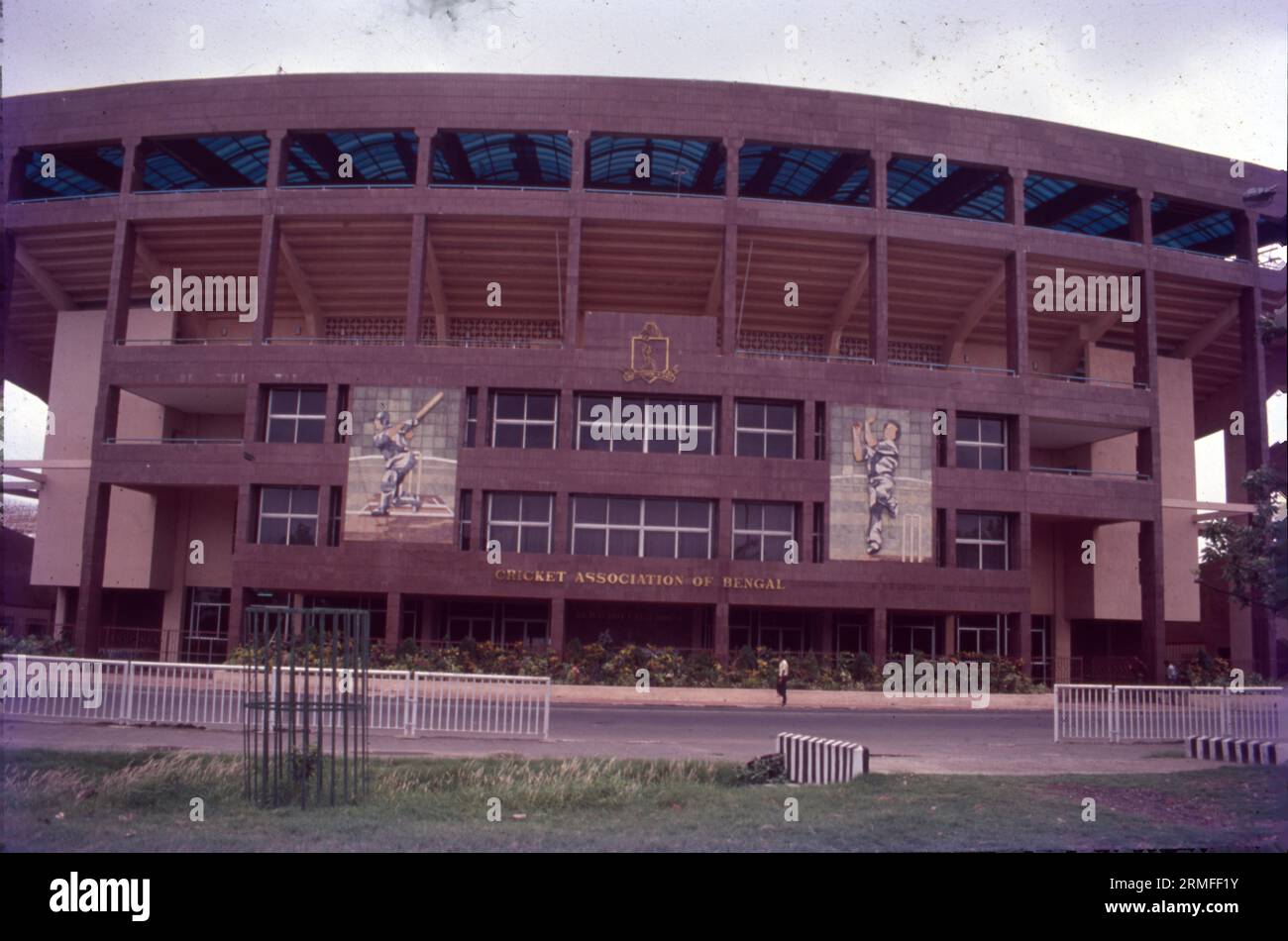 The Eden Gardens ist ein internationales Cricket-Stadion in Kalkutta, Westbengalen, Indien. Es wurde 1864 gegründet und ist das älteste und zweitgrößte Cricket-Stadion Indiens Stockfoto