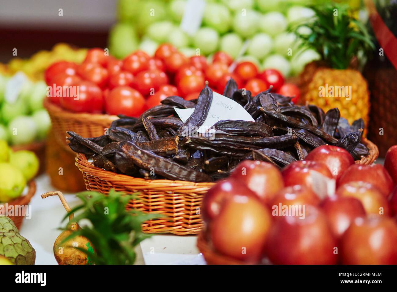 Trockene Vanille auf dem traditionellen Bauernmarkt Mercado dos Lavradores, Funchal, Madeira Insel, Portugal Stockfoto