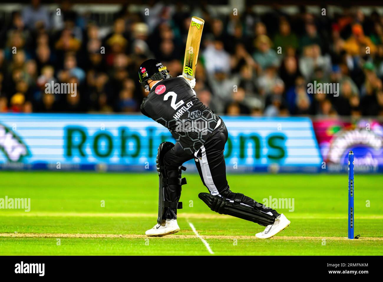 LONDON, VEREINIGTES KÖNIGREICH. 27. August, 23. Tom Hartley von Manchester Originals während des Finales – Oval Invincibles vs Manchester Originals auf dem Lord’s Cricket Ground am Sonntag, den 27. August 2023 in LONDON ENGLAND. Quelle: Taka Wu/Alamy Live News Stockfoto