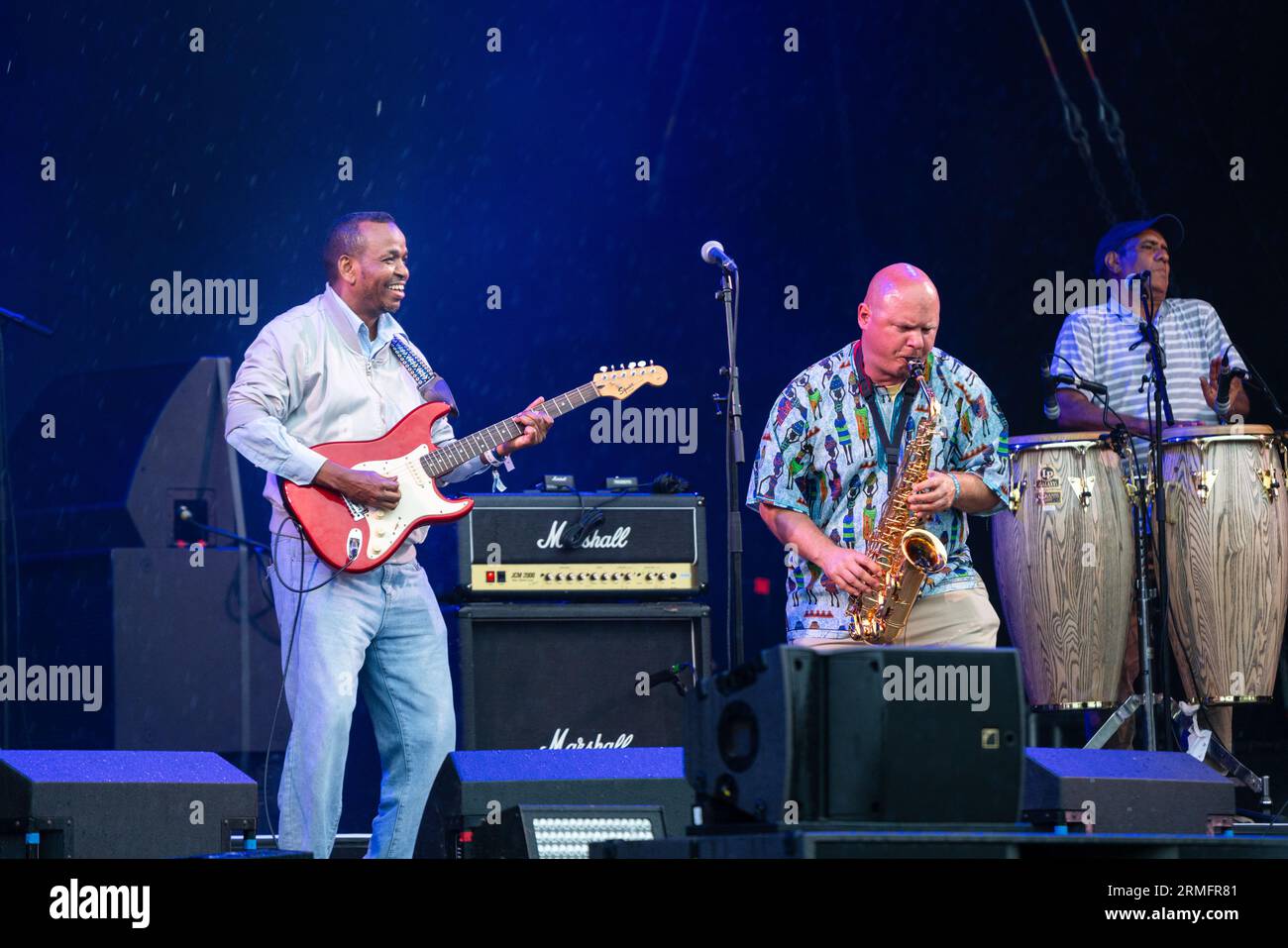Die DUR-Dur Band International aus Mogadishu, Somalia, spielt auf dem Green man Festival in Wales, Großbritannien, August 2023. Foto: Rob Watkins Stockfoto