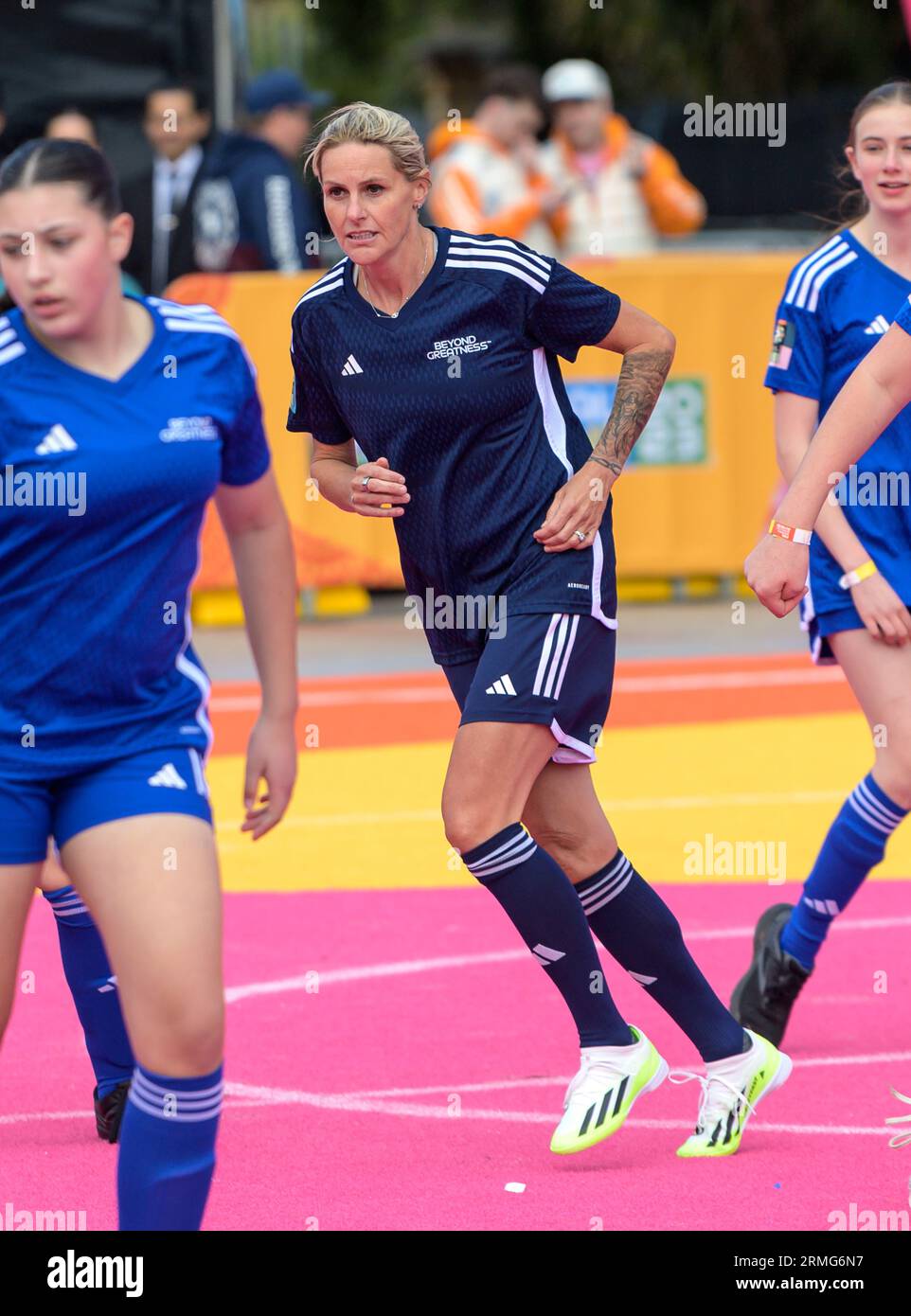 HONGKONG SAR, CHINA. AUGUST 2023. Die FIFA Fußball-Weltmeisterschaft der Frauen 2023, Finale England gegen Spanien, führt in Führung. Kelly Smith MBE (R), ehemalige England Women Stockfoto