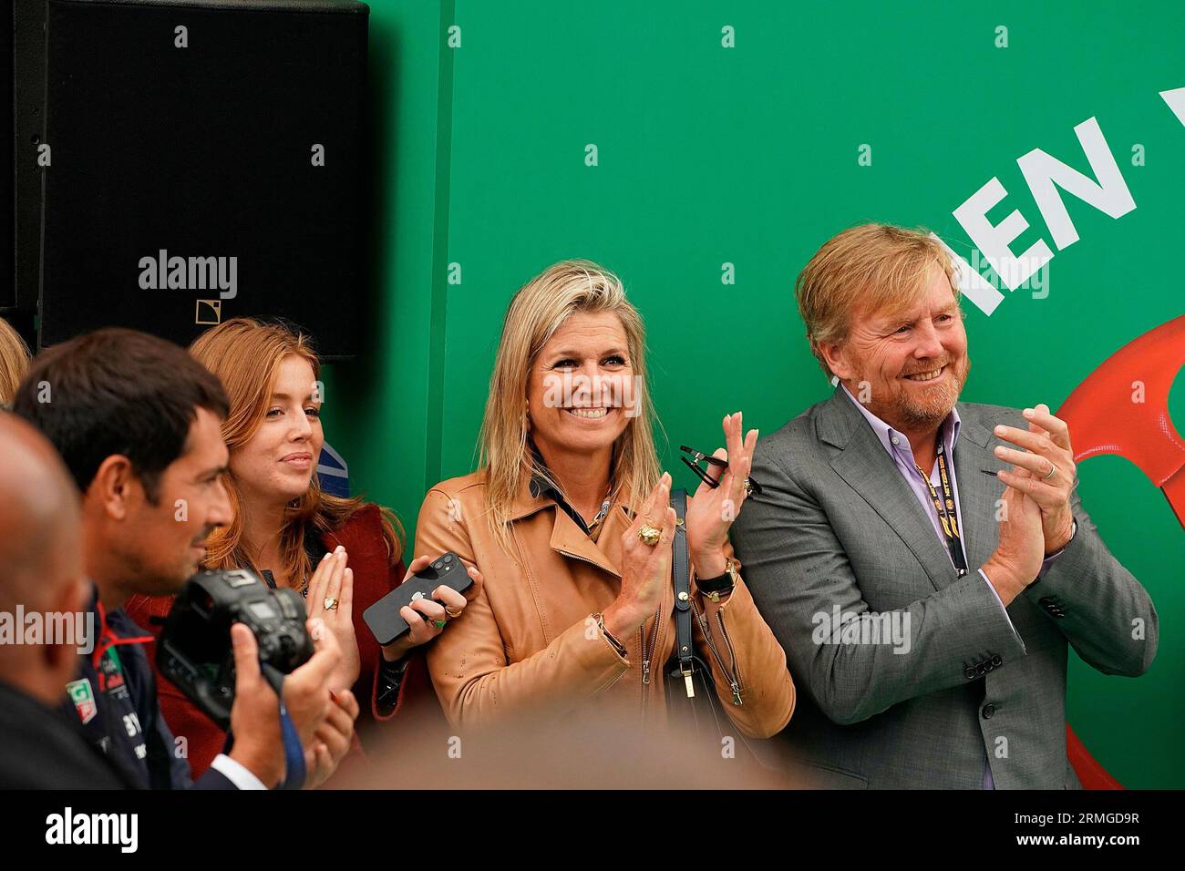 27. August 2023, Circuit Park Zandvoort, Zandvoort, FORMEL 1 HEINEKEN DUTCH GRAND PRIX 2023, in dem Bild Willem-Alexander, König der Niederlande und seine Frau Königin Maxima mit Tochter. Stockfoto