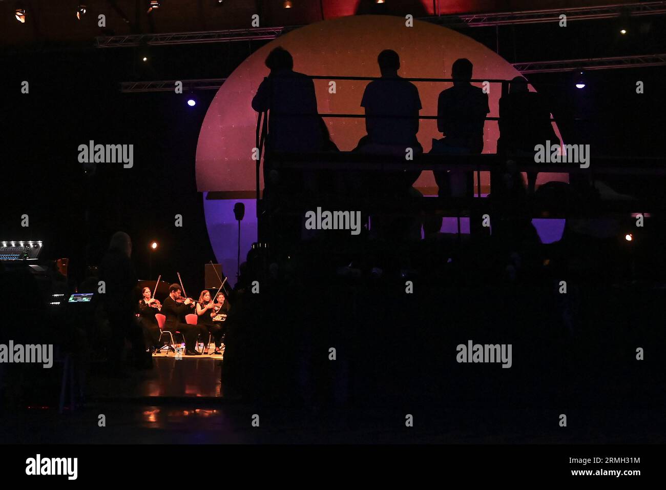 Ostrava, Tschechische Republik. 28. August 2023. Komponist, Pianist, Pädagoge, Organisator von musikalischen Veranstaltungen Zygmunt Krauze mit Ostravska Banda-Gruppe während des Konzerts im Rahmen der Ostrava Days Music of Today Festival in Ostrava, Tschechische Republik, 28. August 2023. Quelle: Jaroslav Ozana/CTK Photo/Alamy Live News Stockfoto
