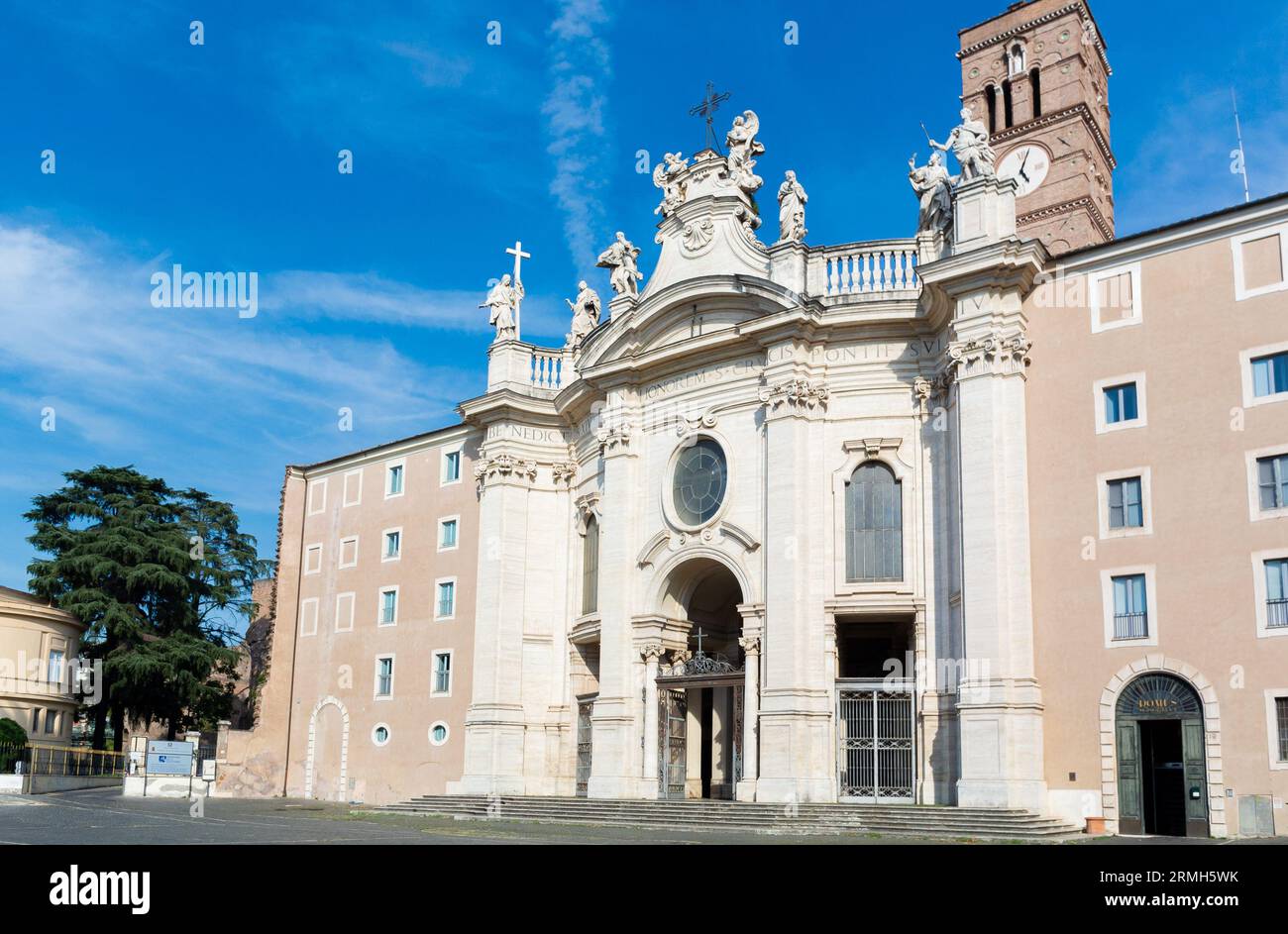 Rom, Latium, Italien, Basilica di Santa Croce in Gerusalemme an der Piazza di Santa Croce in Gerusalemme in Rom. Stockfoto