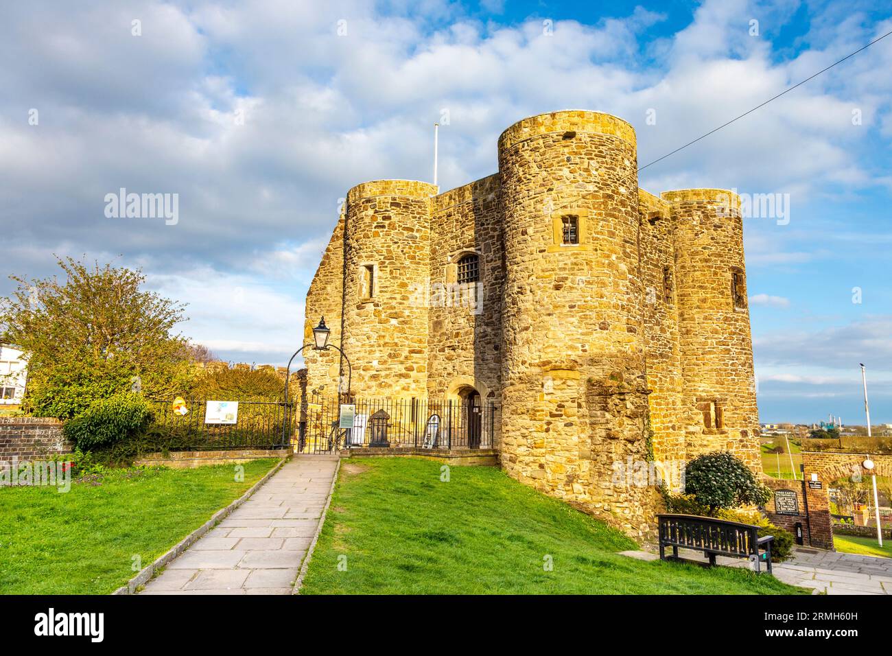 Rye Castle Museum - mittelalterlicher Ypern Tower aus dem 14. Jahrhundert, Rye, East Sussex, England, Großbritannien Stockfoto