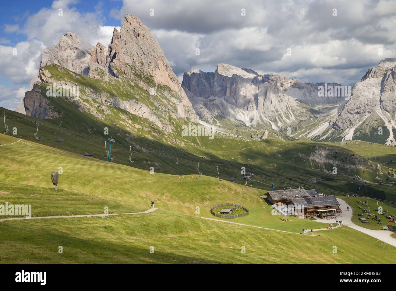 Blick in Richtung Südosten von Seceda, Dolomiten, Italien. Stockfoto