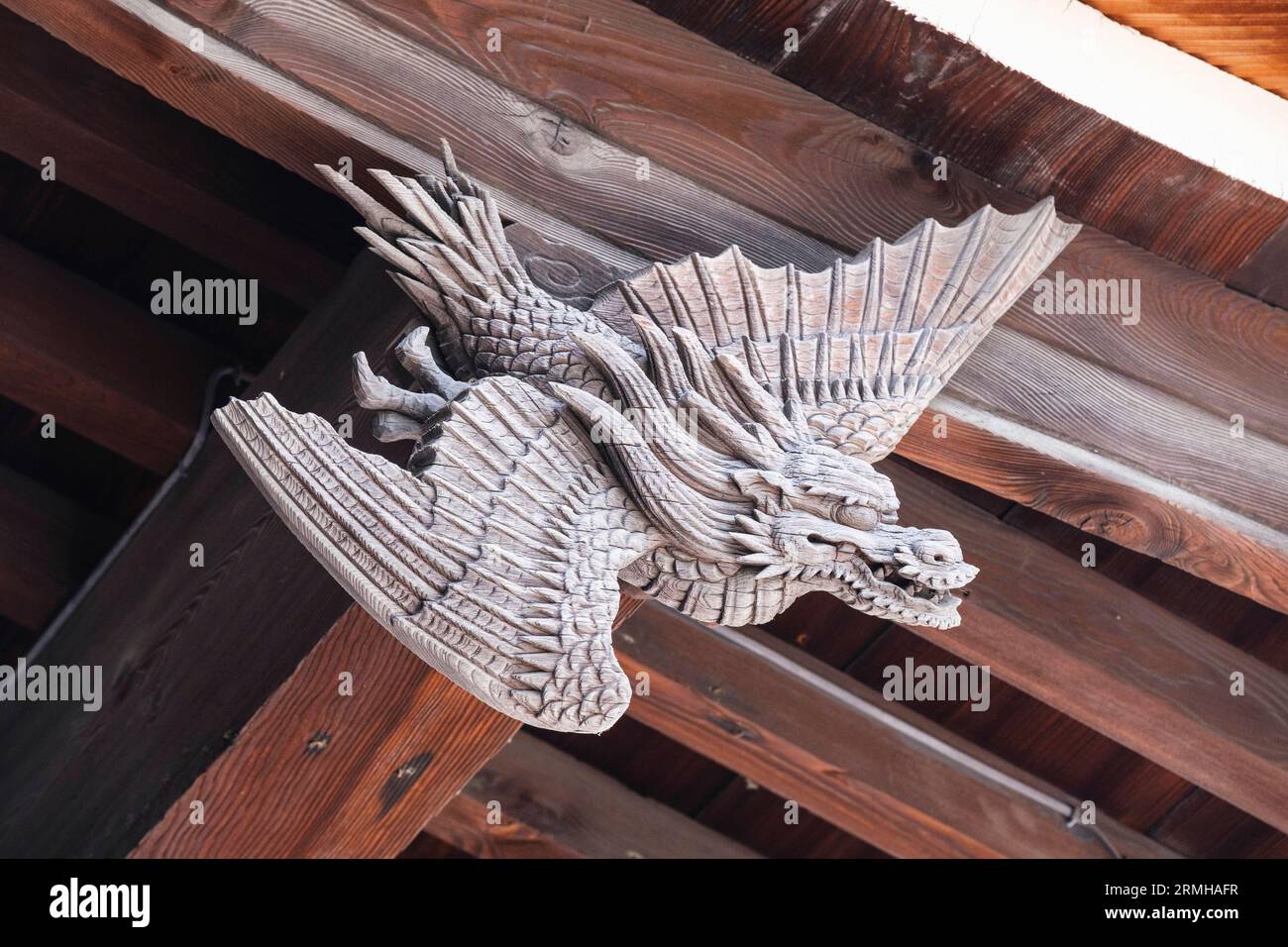 Japan, Kyushu, Fukuoka, Hakata. Kushida Shinto-Schrein Dachwächter. Stockfoto
