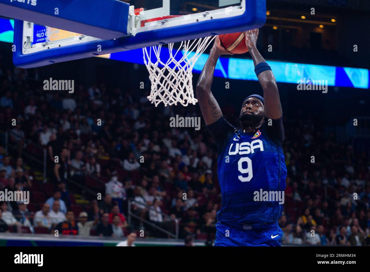 Pasay City, Philippinen. 28. August 2023. Monstrous Dunk von Bobby Portis Jr. während des FIBA World Cup 2023 - Team USA vs Team. USA gewinnt 109:81. (Bild: © Noel Tonido/Pacific Press über ZUMA Press Wire) NUR REDAKTIONELLE VERWENDUNG! Nicht für kommerzielle ZWECKE! Stockfoto