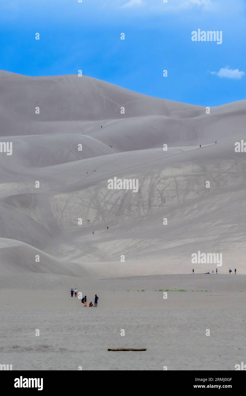 Sanddünen im Great Sand Dunes National Park Colorado Monument und in den Sangre de Cristo Mountains Stockfoto